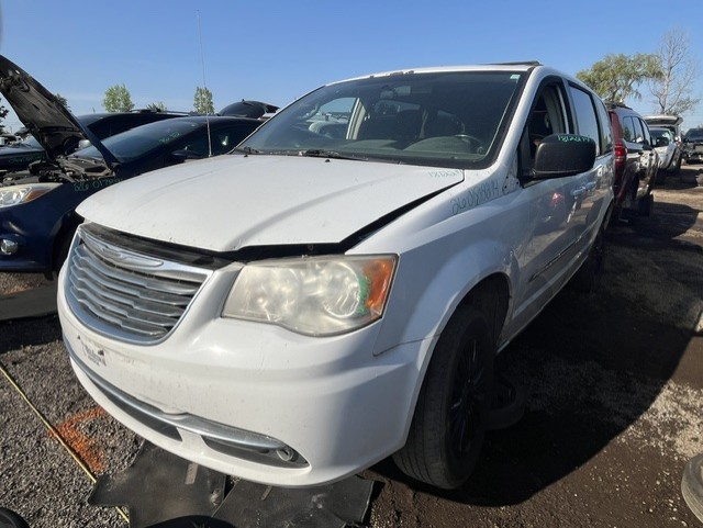 CHRYSLER TOWN &amp; COUNTRY 2014