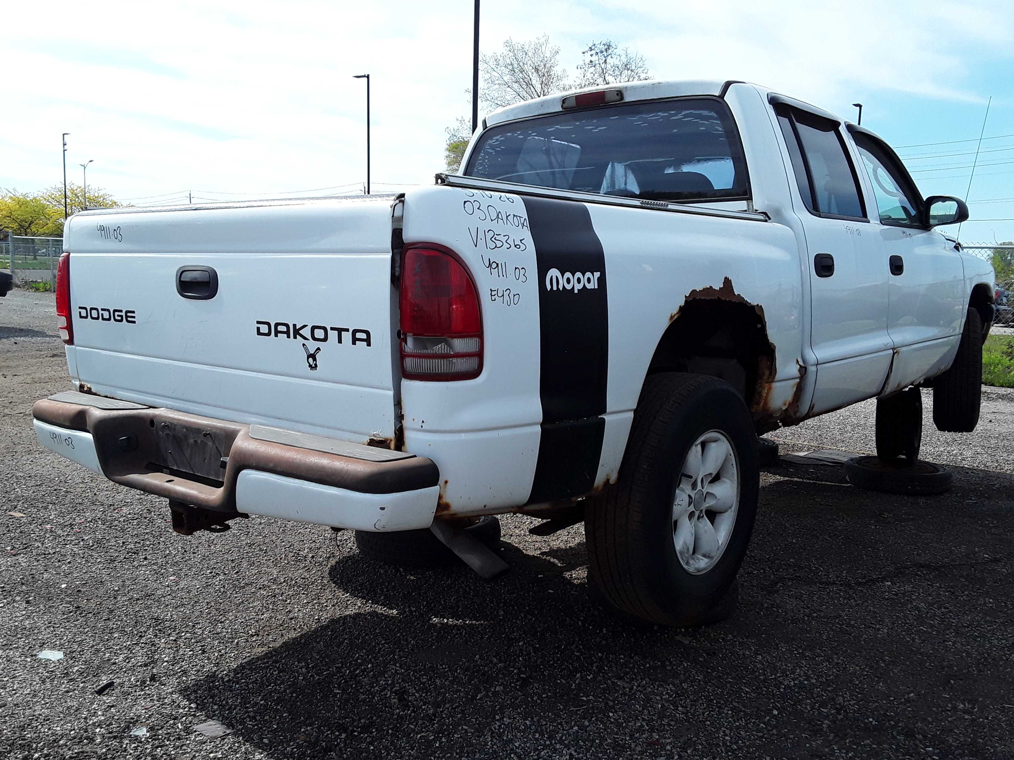 DODGE DAKOTA 2003