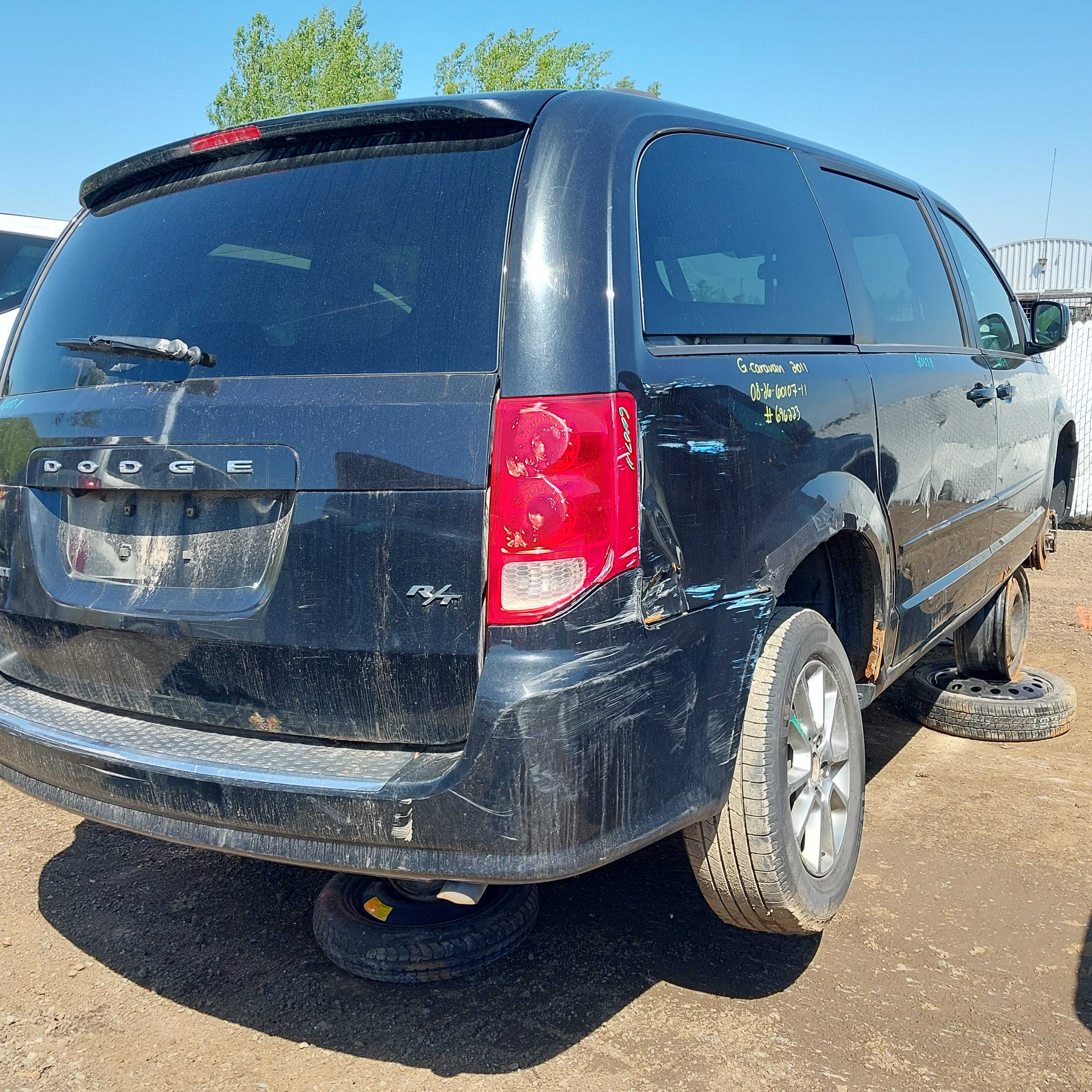 DODGE GRAND CARAVAN 2011