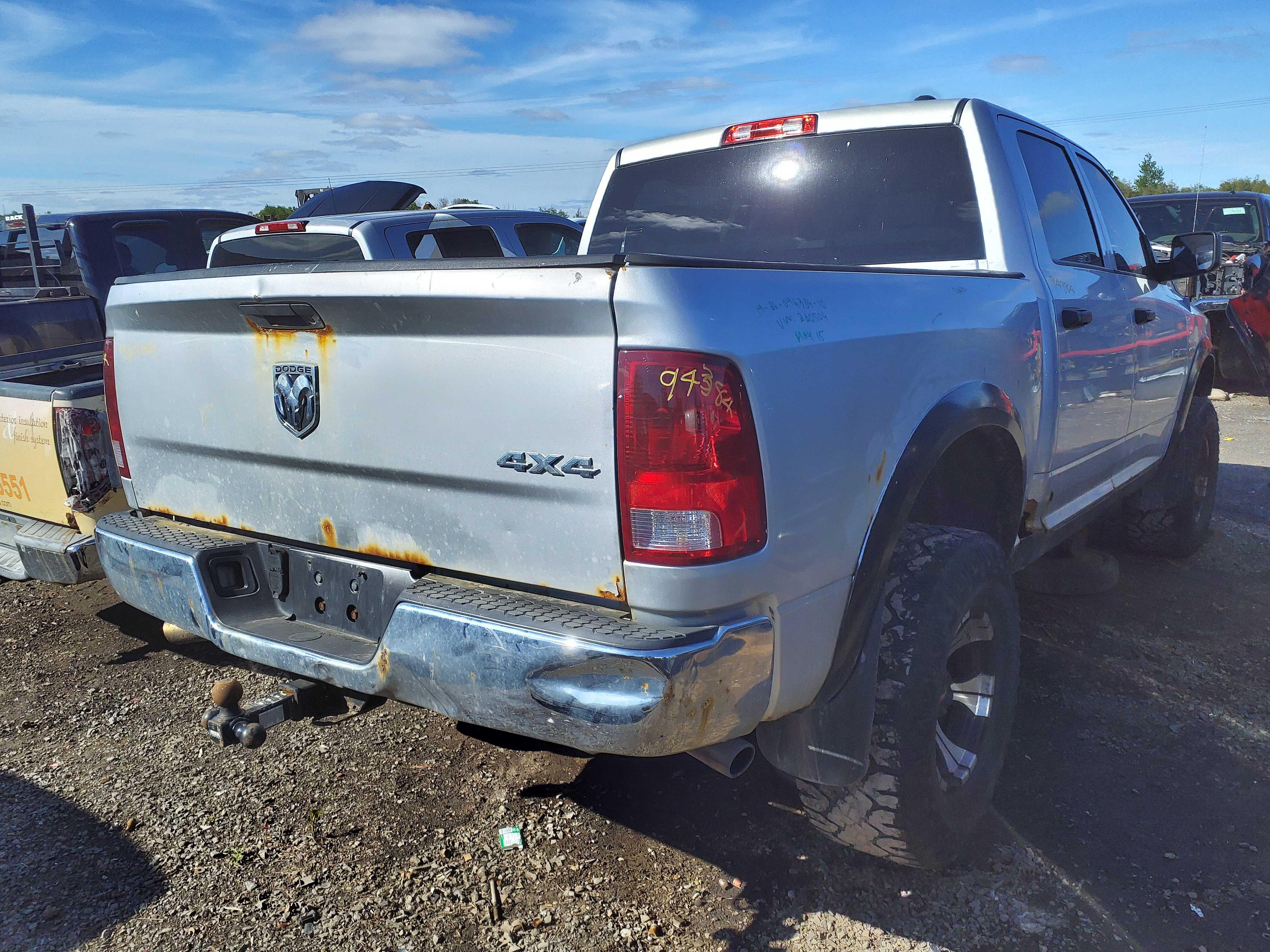 DODGE RAM 1500 2010