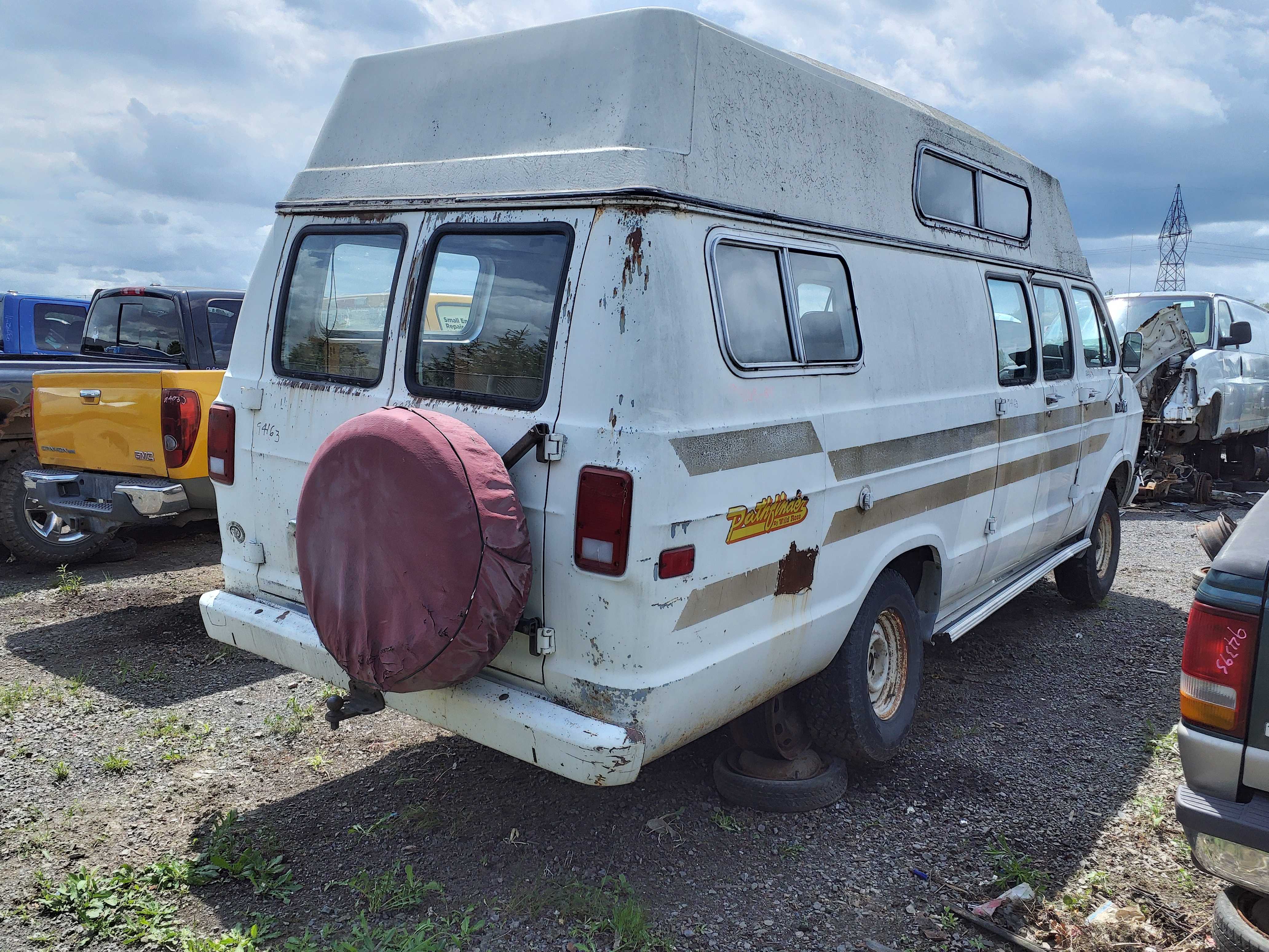 DODGE RAM VAN 1984