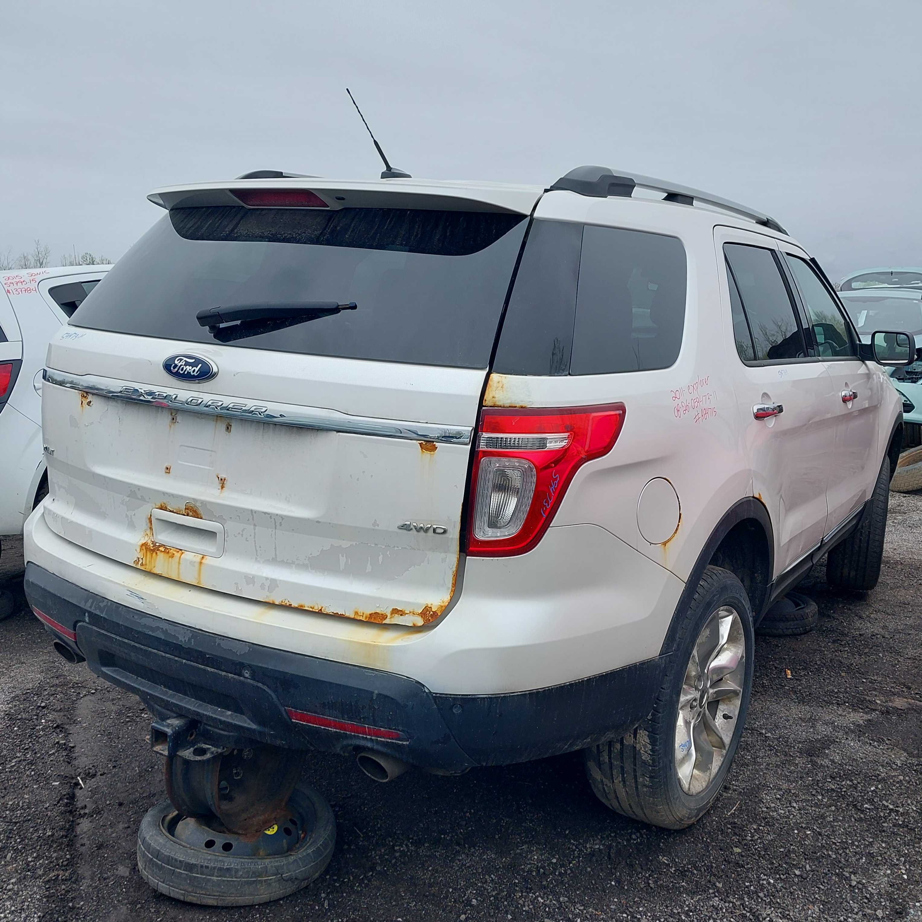 FORD EXPLORER 2011