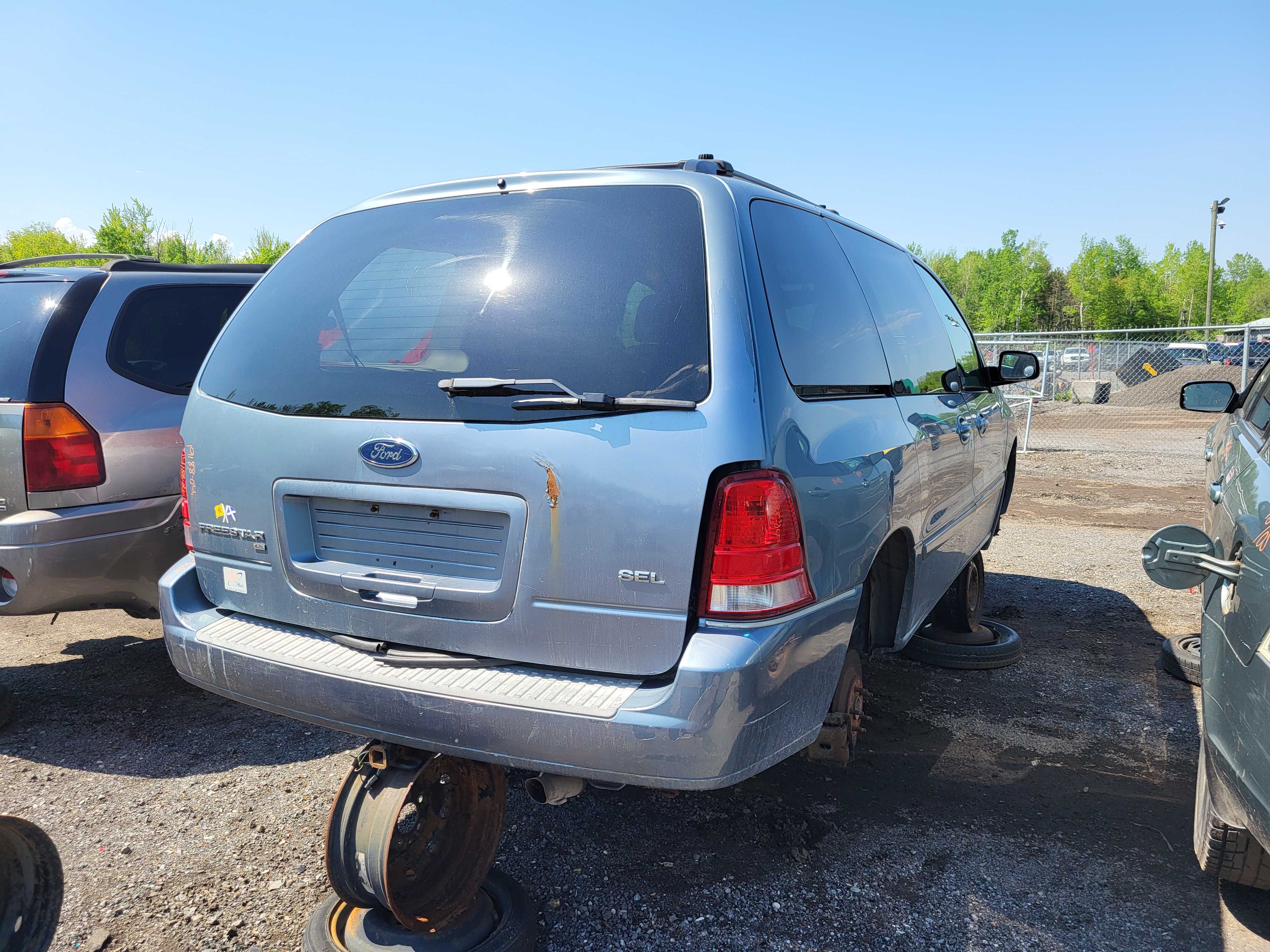 FORD FREESTAR 2004