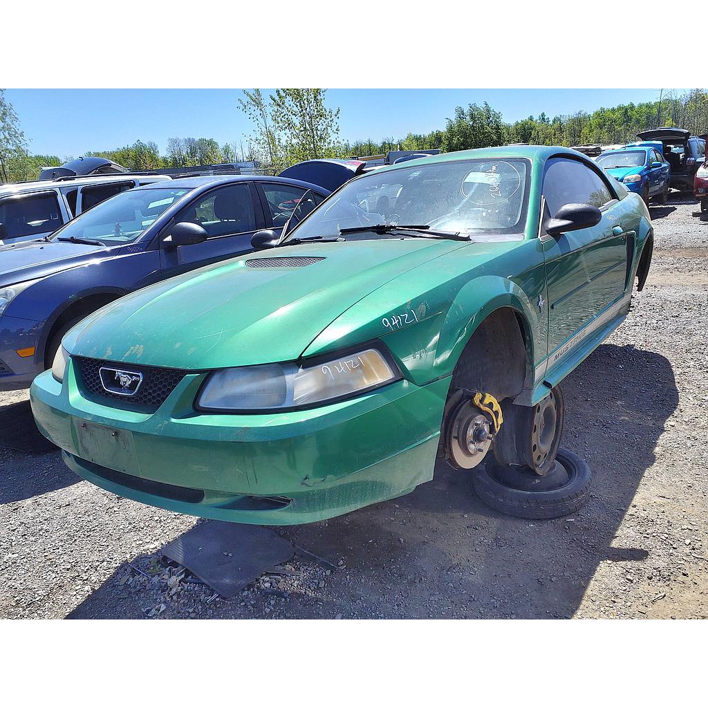 FORD MUSTANG 2000