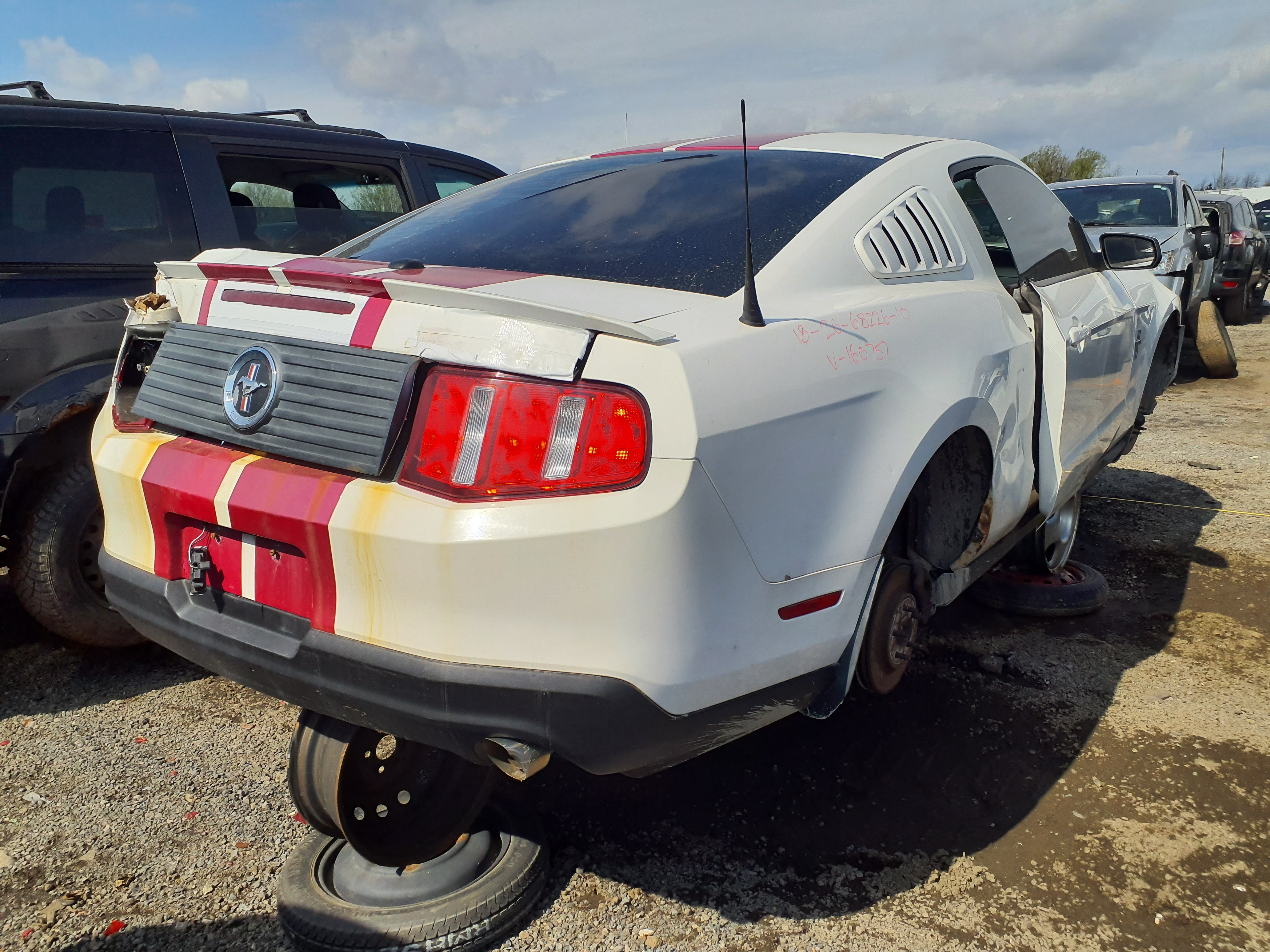 FORD MUSTANG 2011