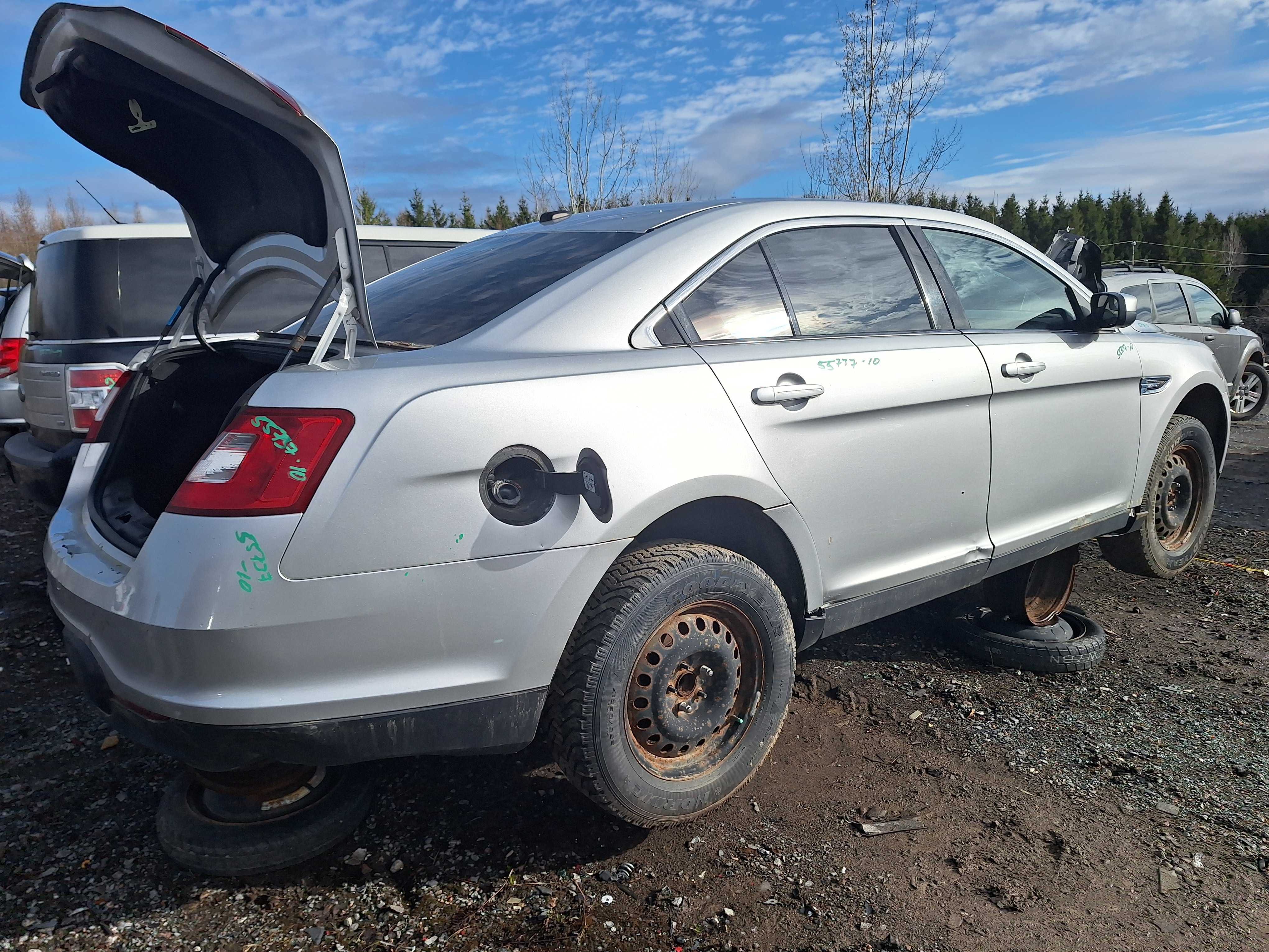 FORD TAURUS 2010
