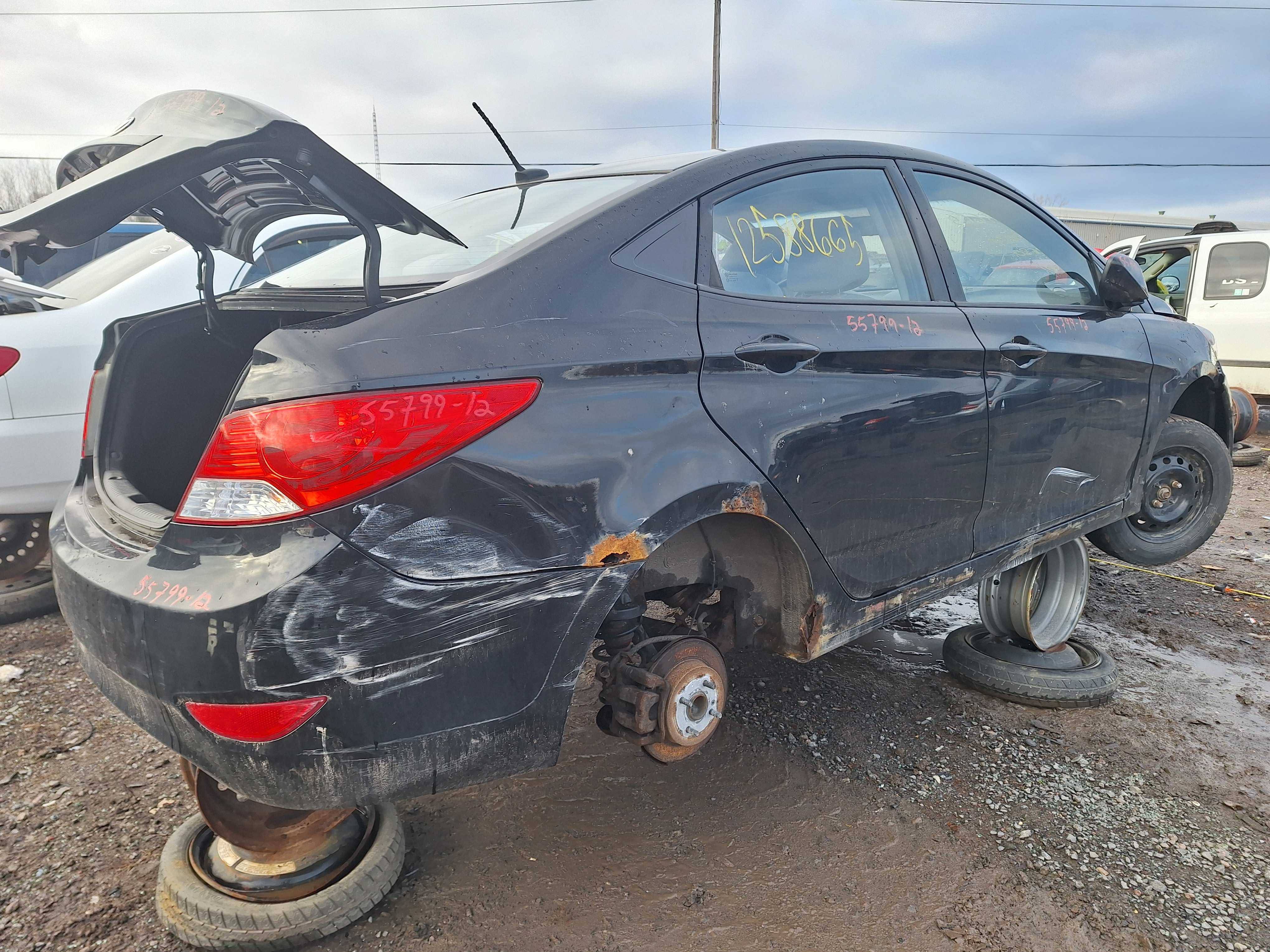 HYUNDAI ACCENT 2012