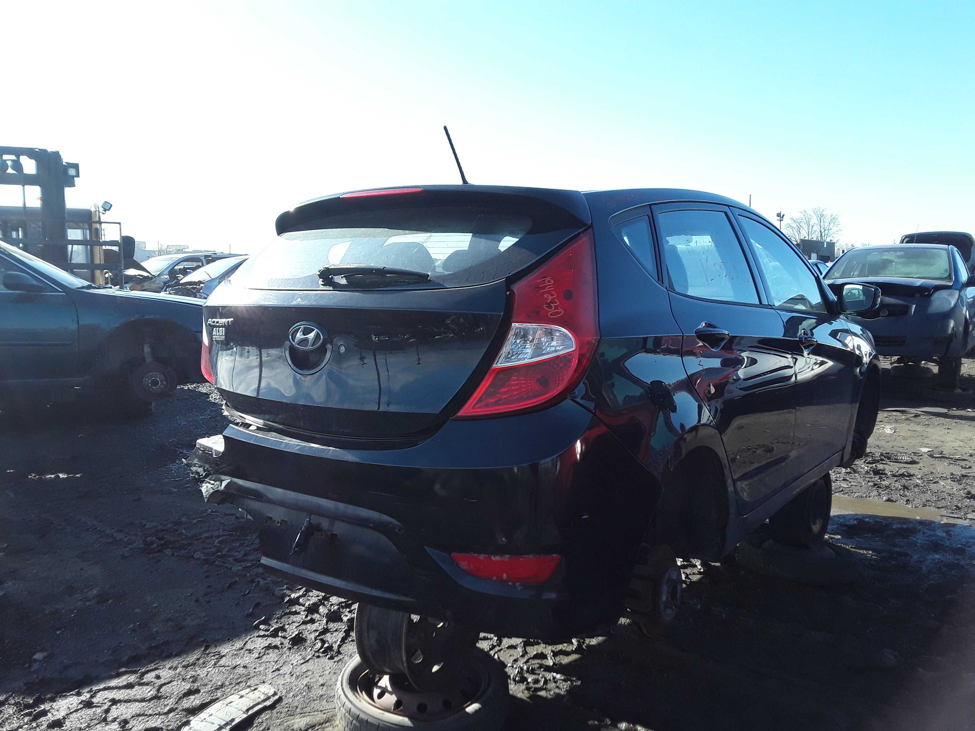 HYUNDAI ACCENT 2012