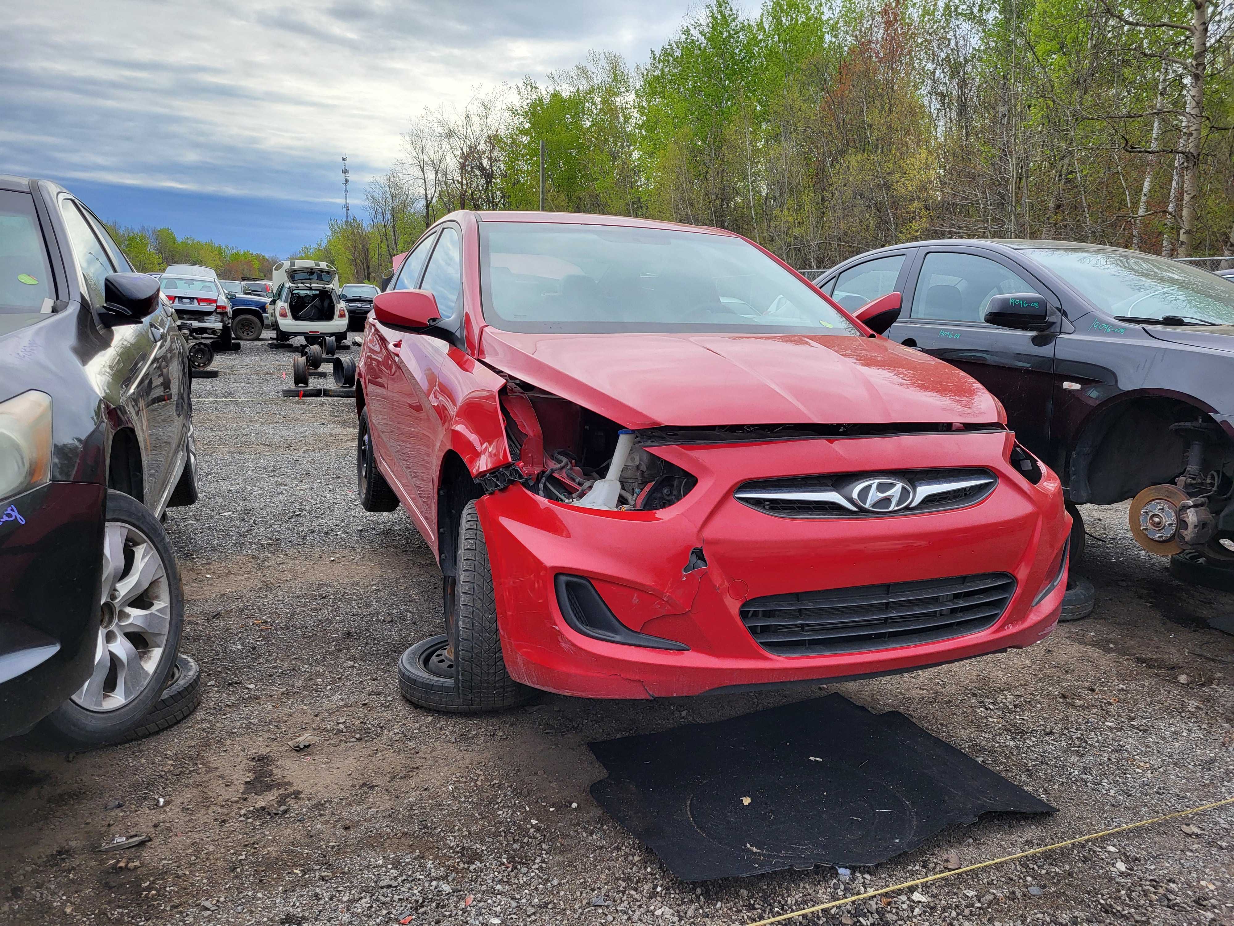 HYUNDAI ACCENT 2012