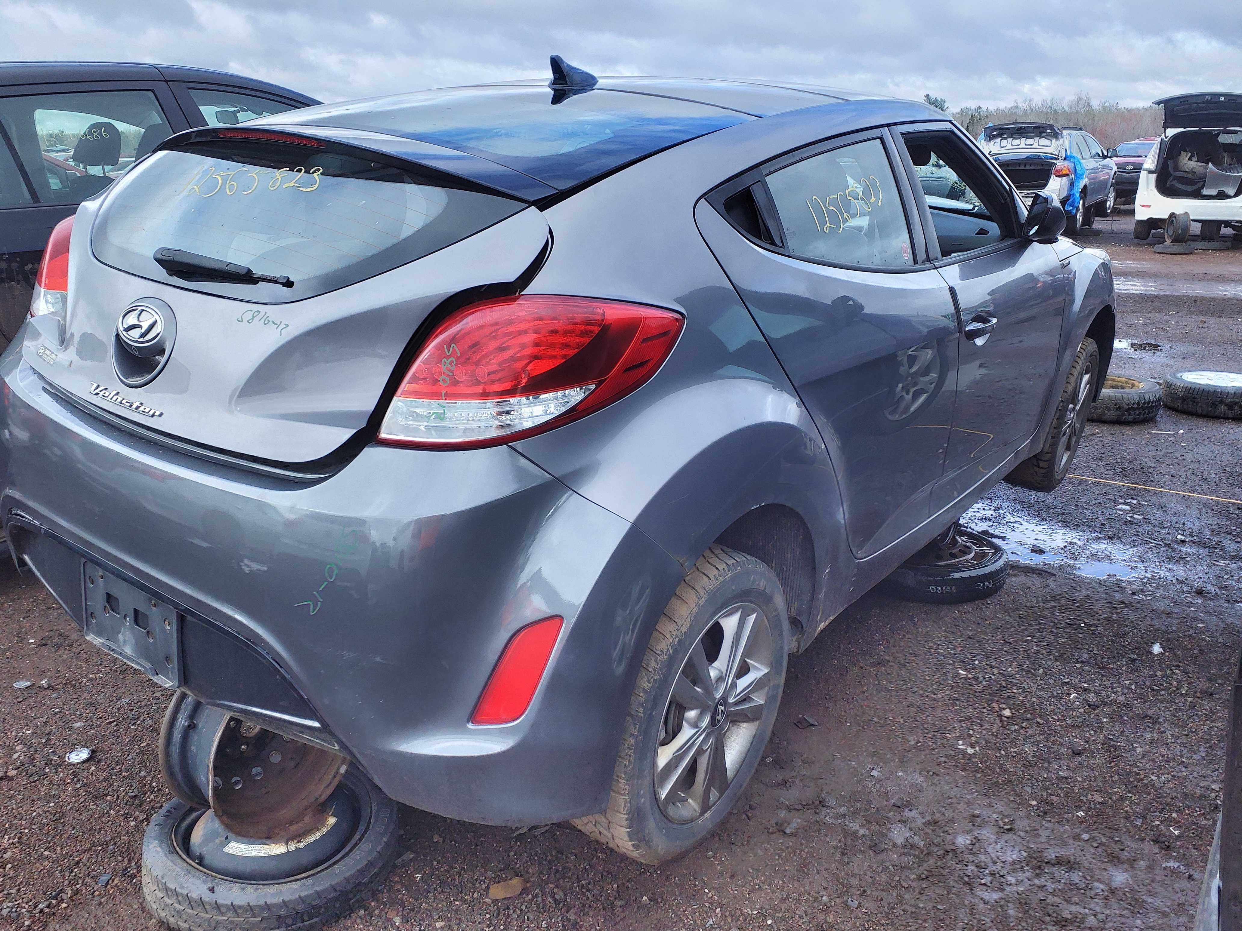 HYUNDAI VELOSTER 2012