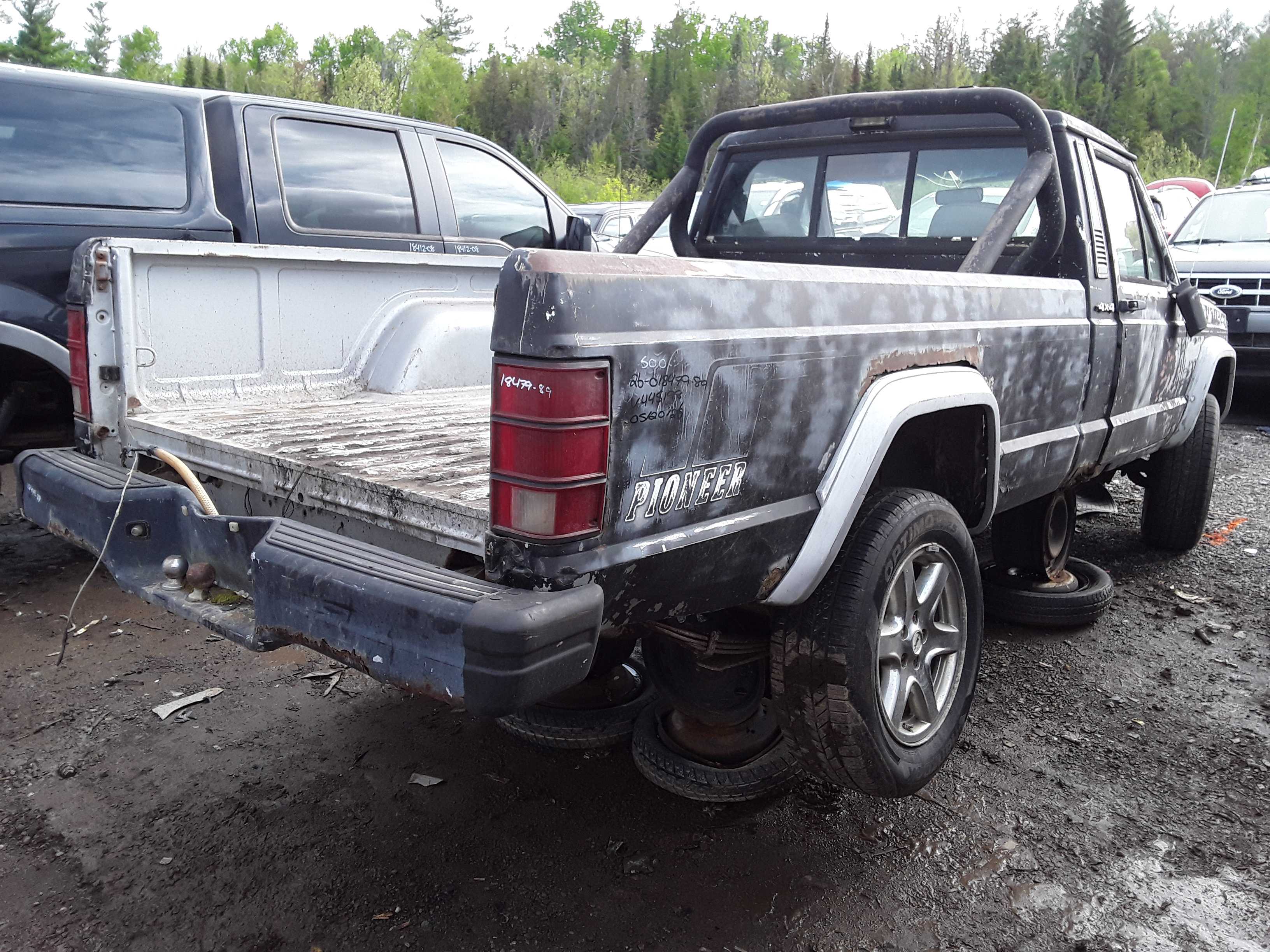 JEEP COMANCHE TRUCKS 1989