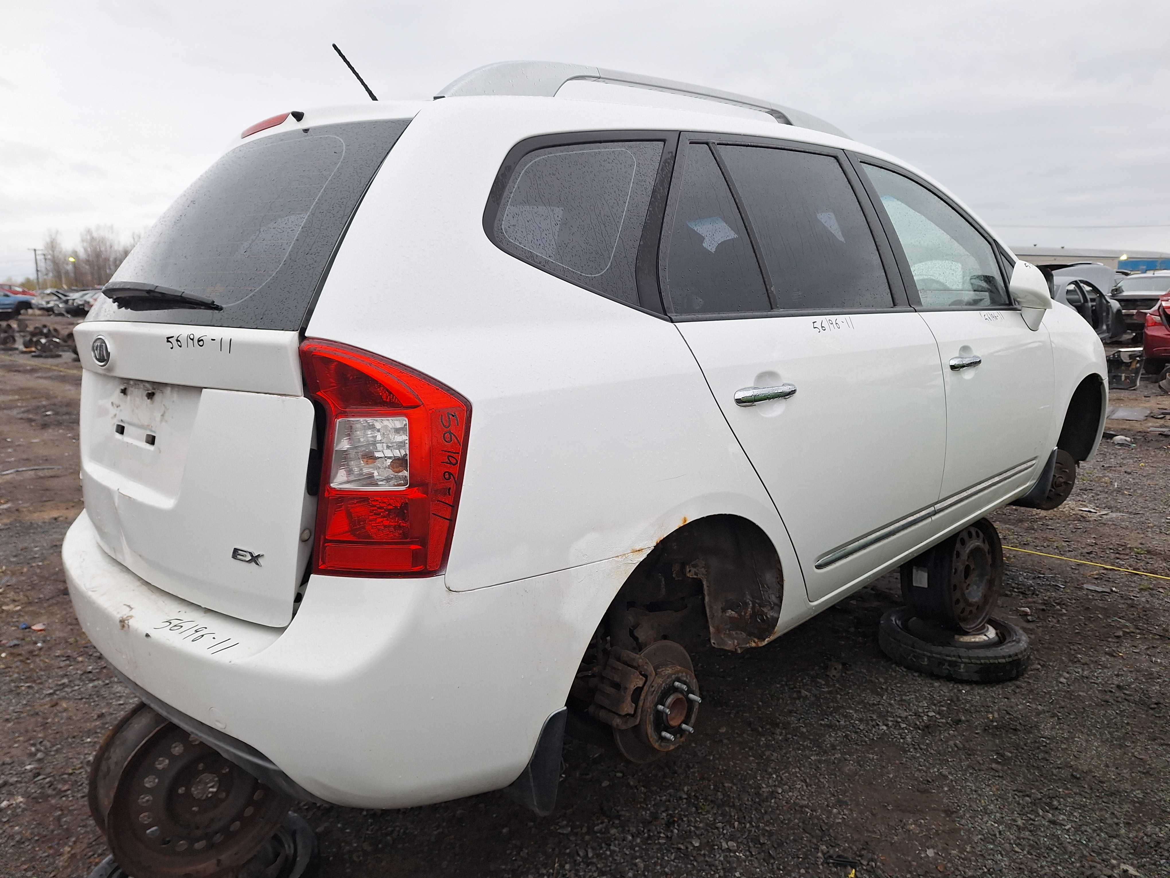 KIA RONDO 2011