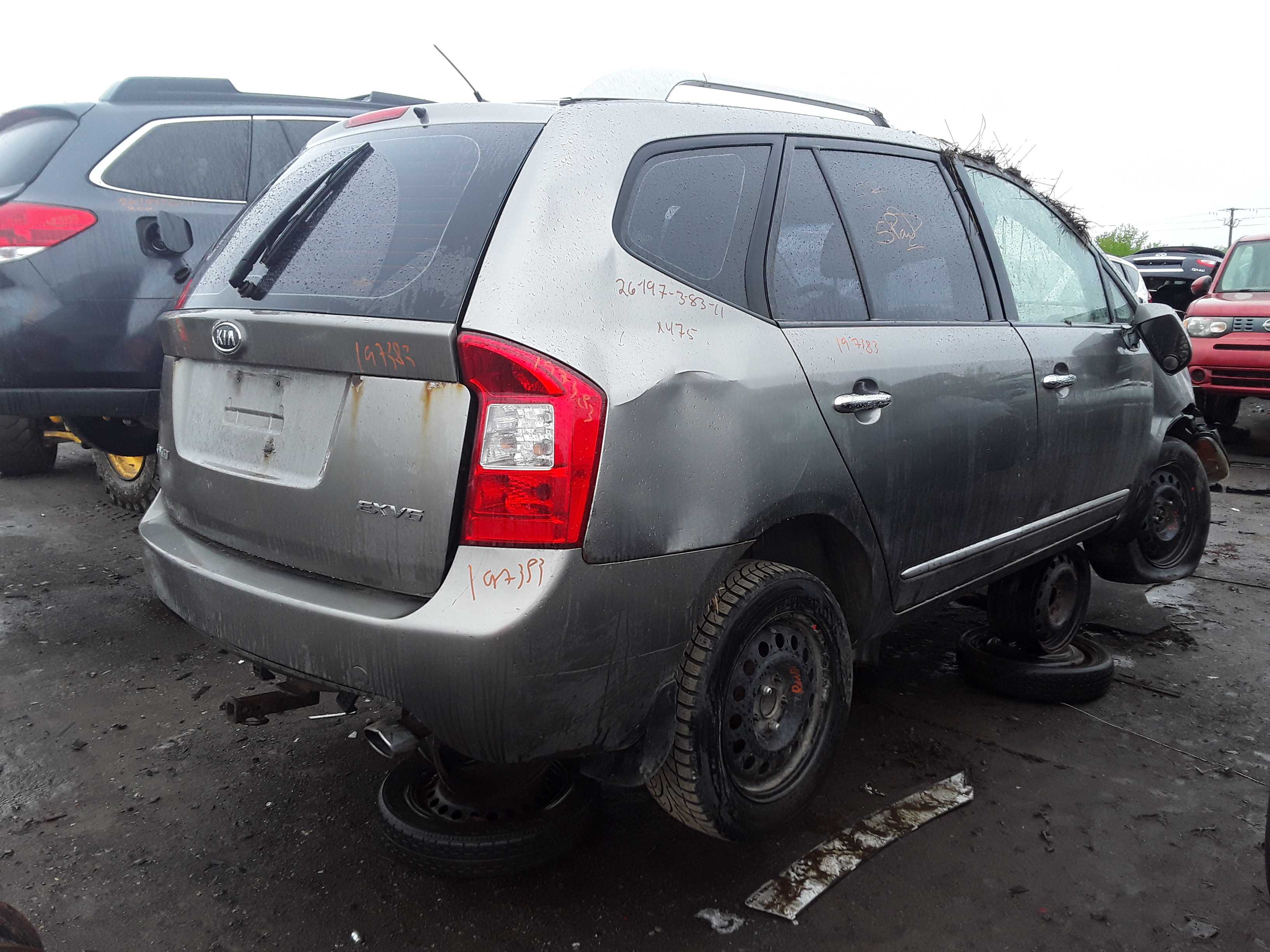 KIA RONDO 2011