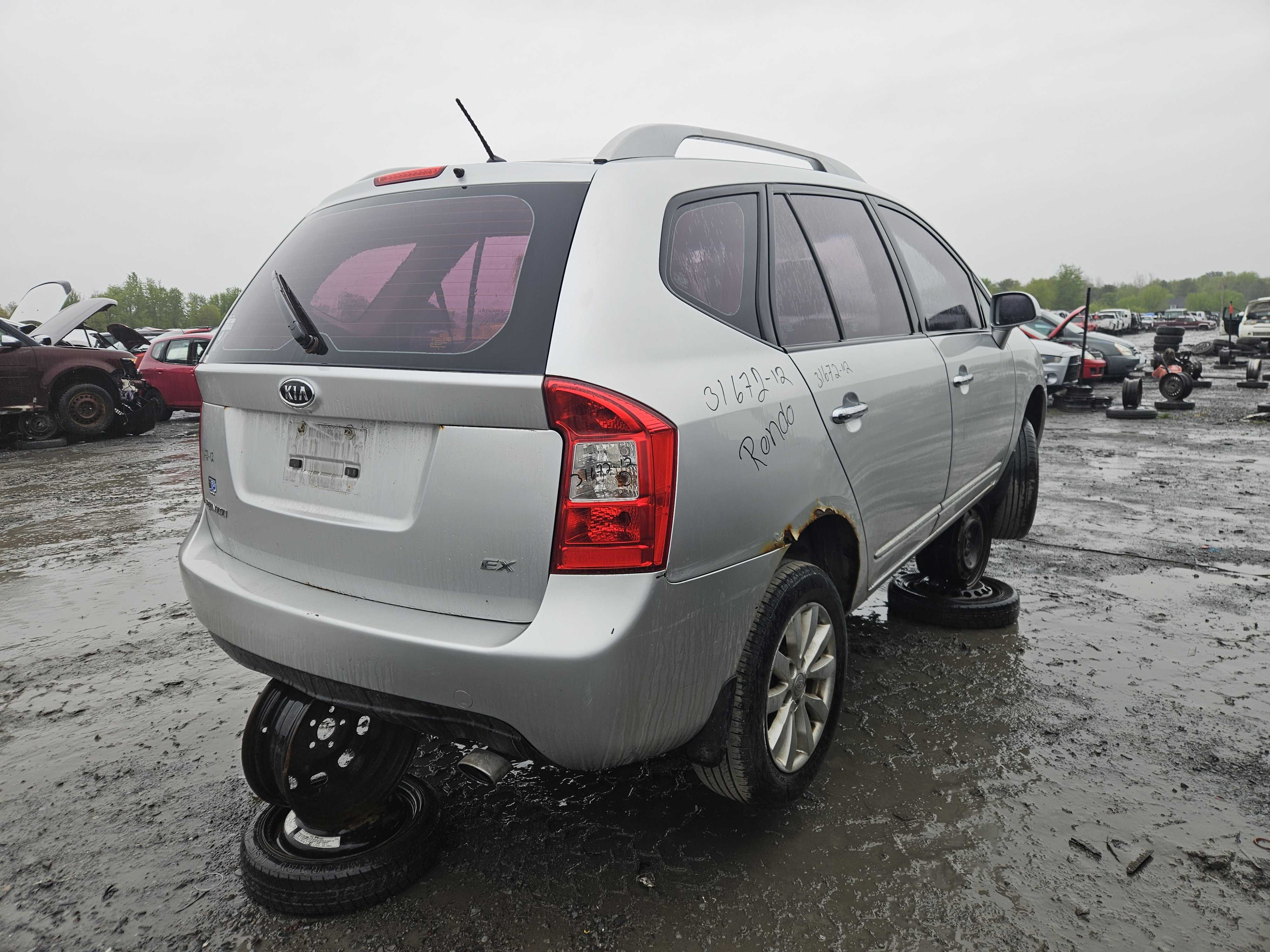 KIA RONDO 2012