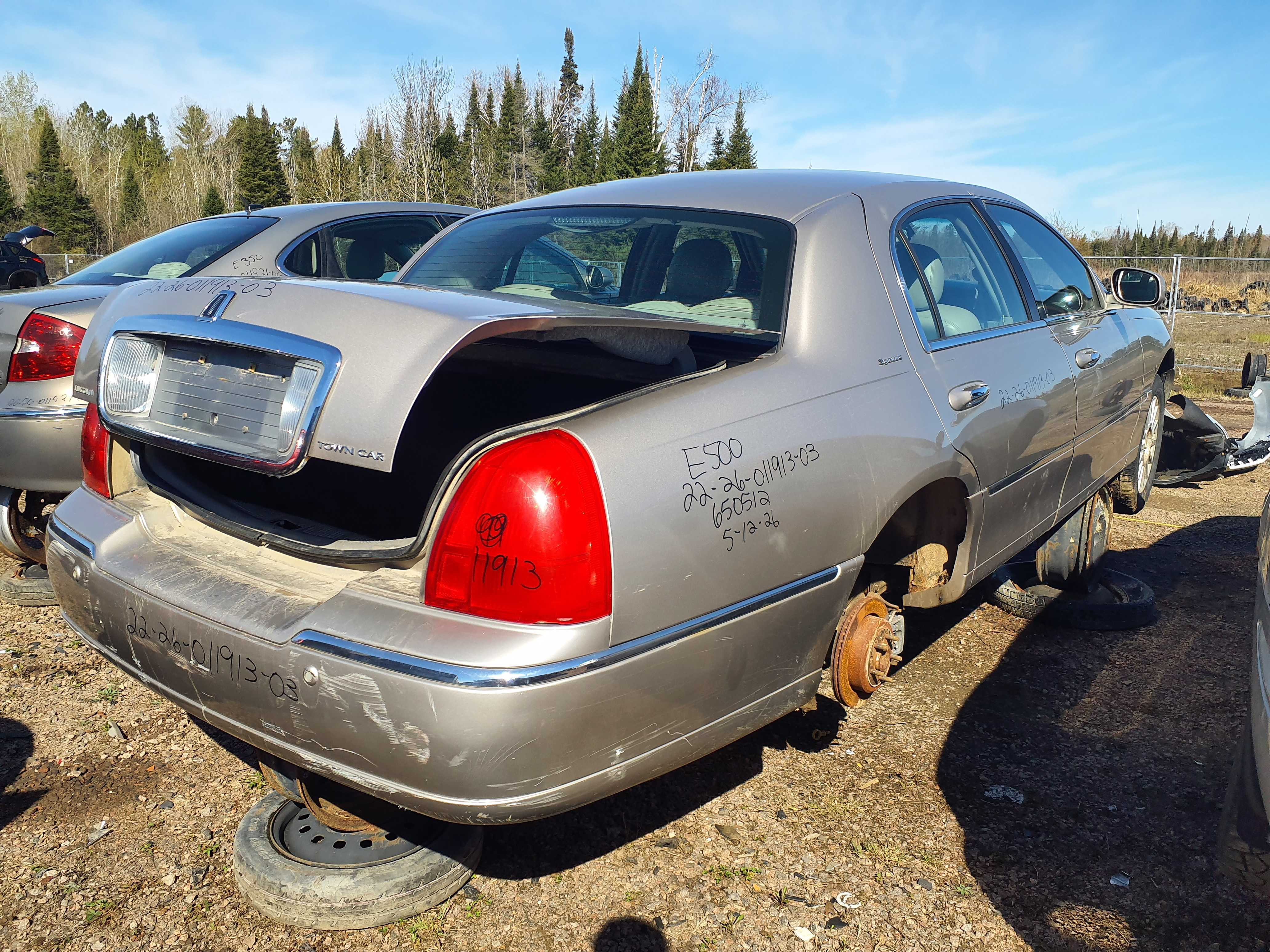 LINCOLN TOWN CAR 2003