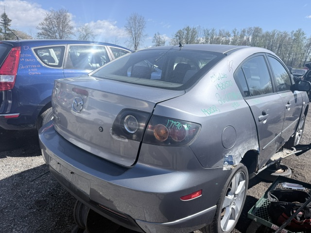 MAZDA MAZDA3 2005