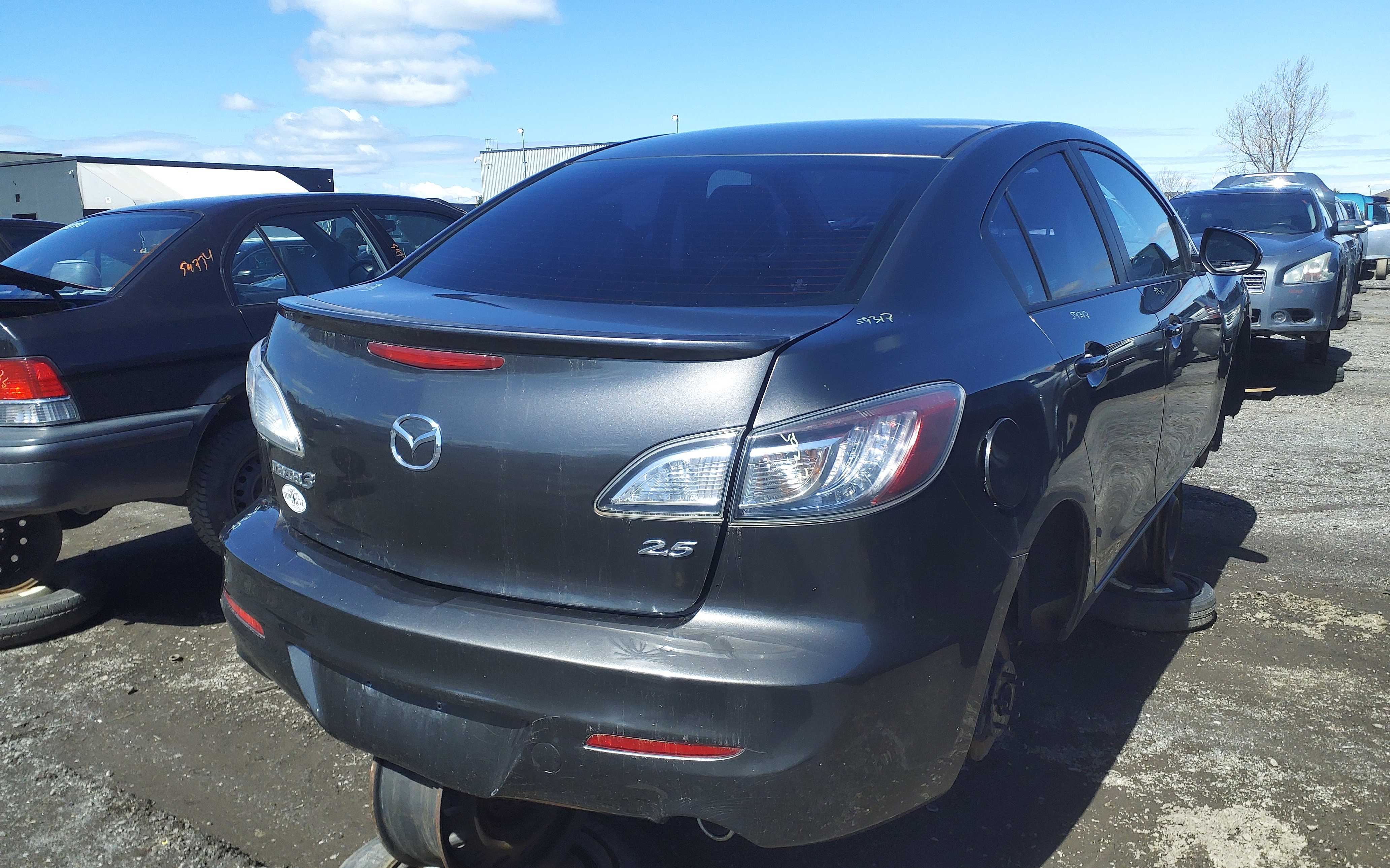 MAZDA MAZDA3 2012
