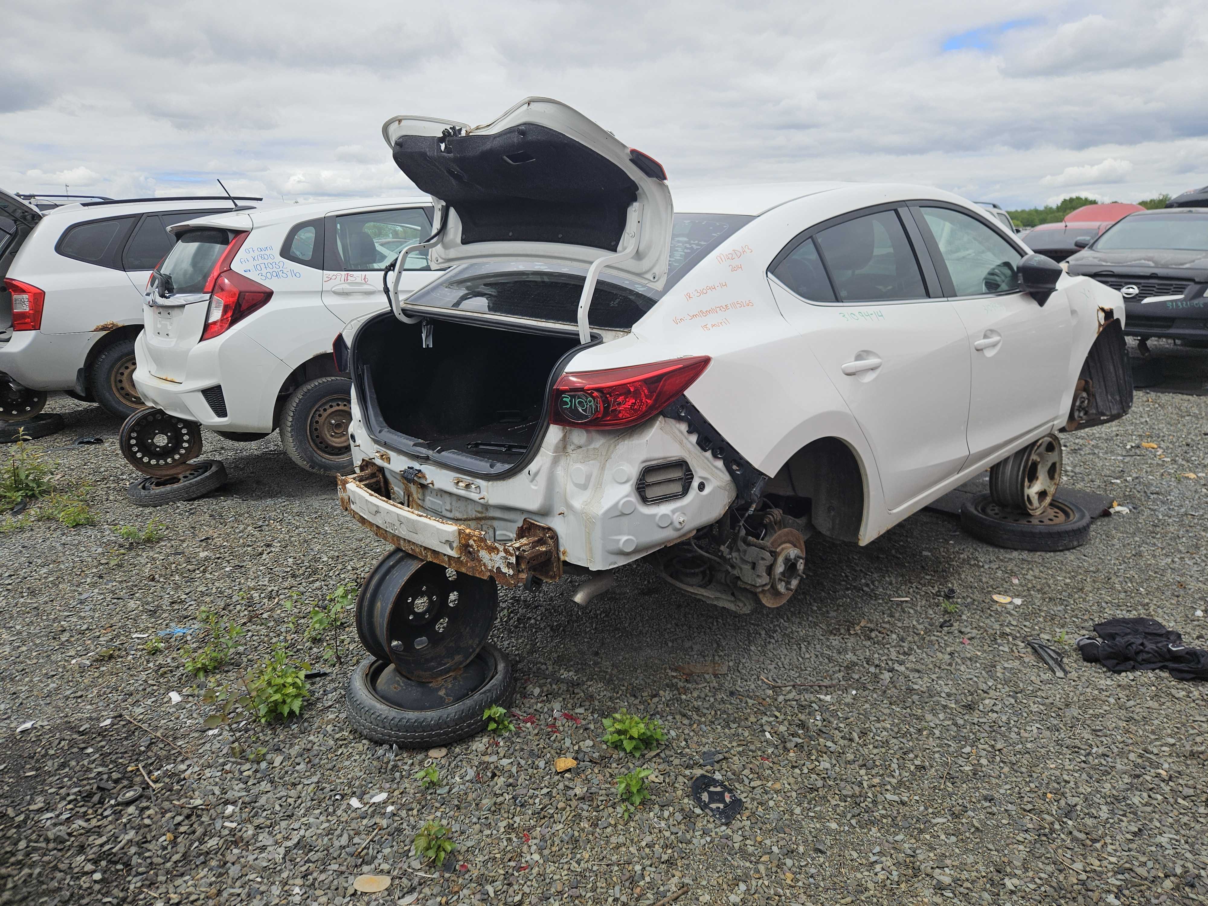 MAZDA MAZDA3 2014