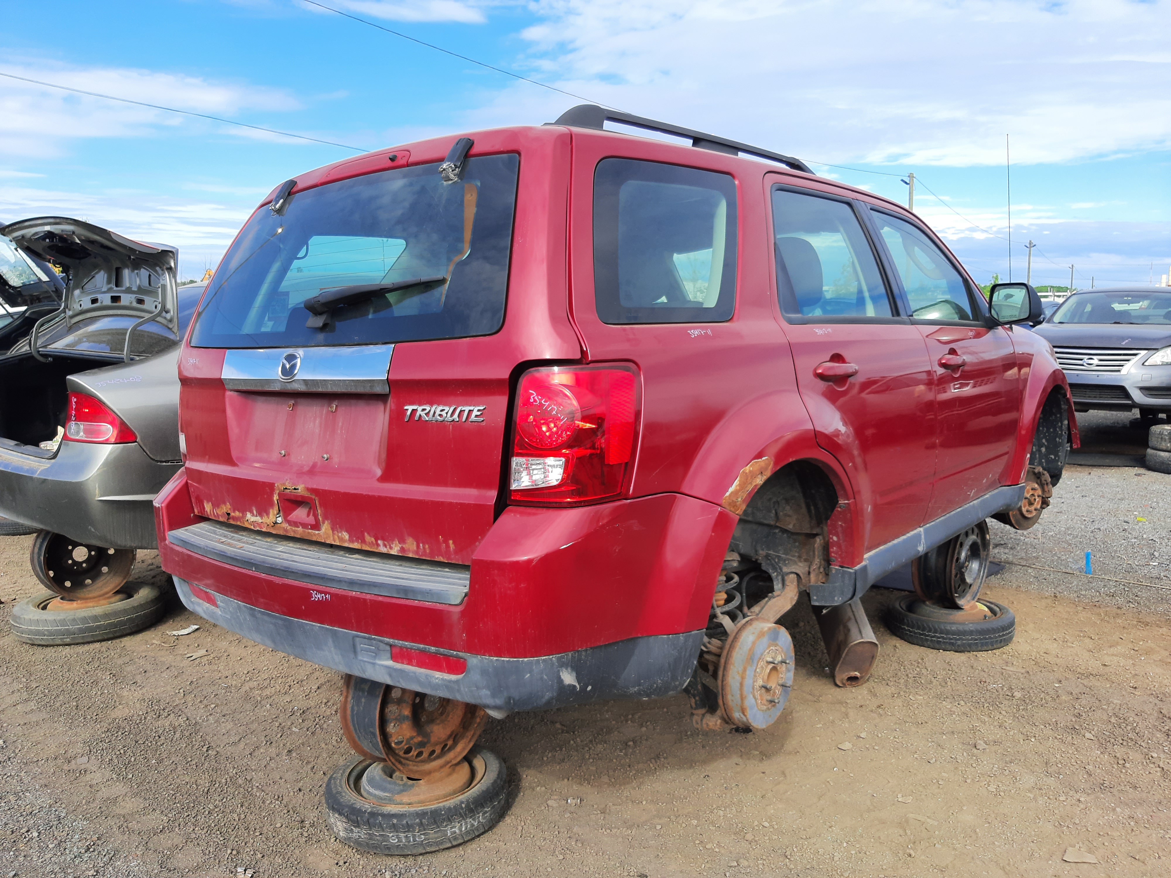 MAZDA TRIBUTE 2011