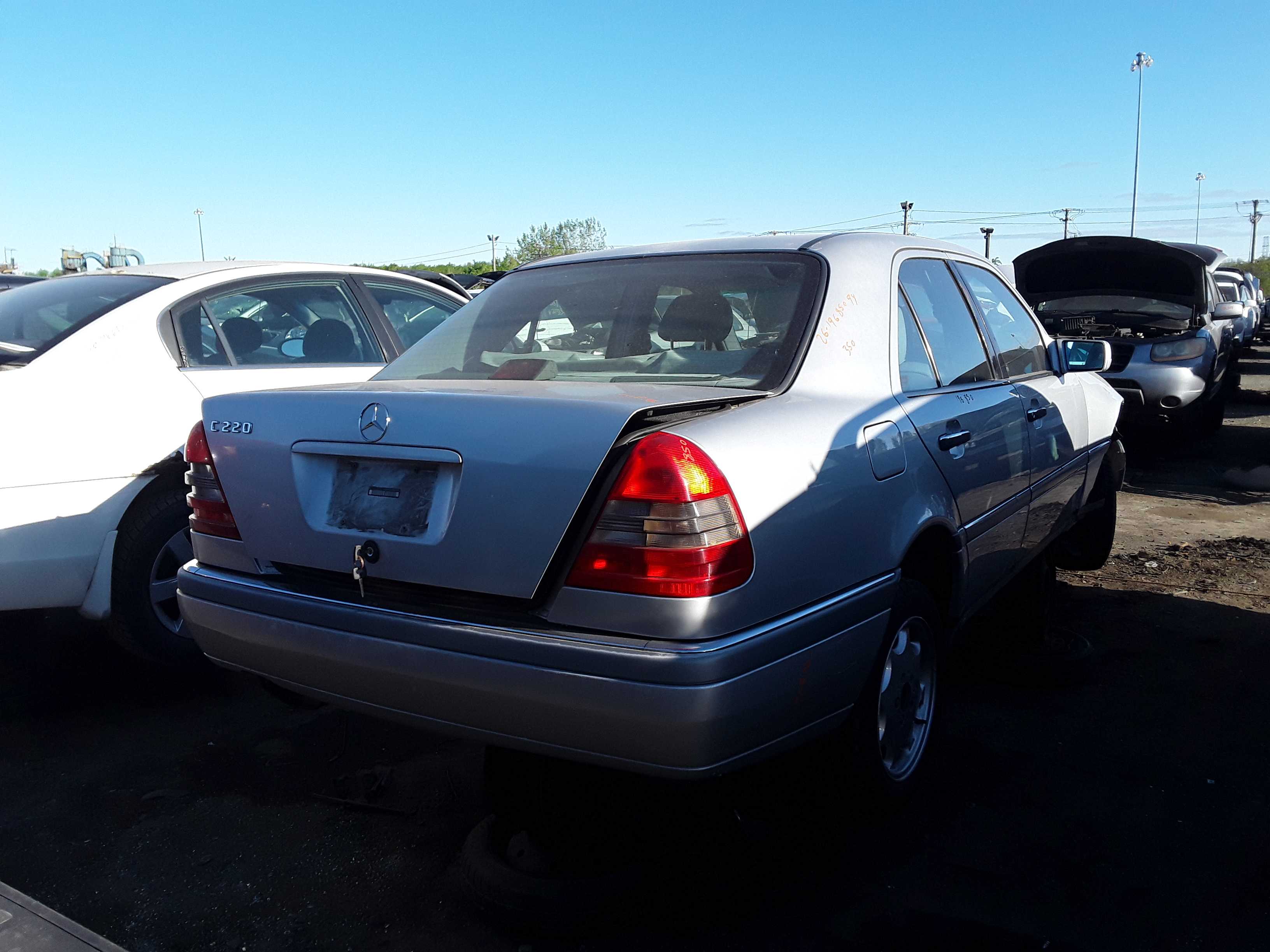 MERCEDES-BENZ 200 SERIES 1994