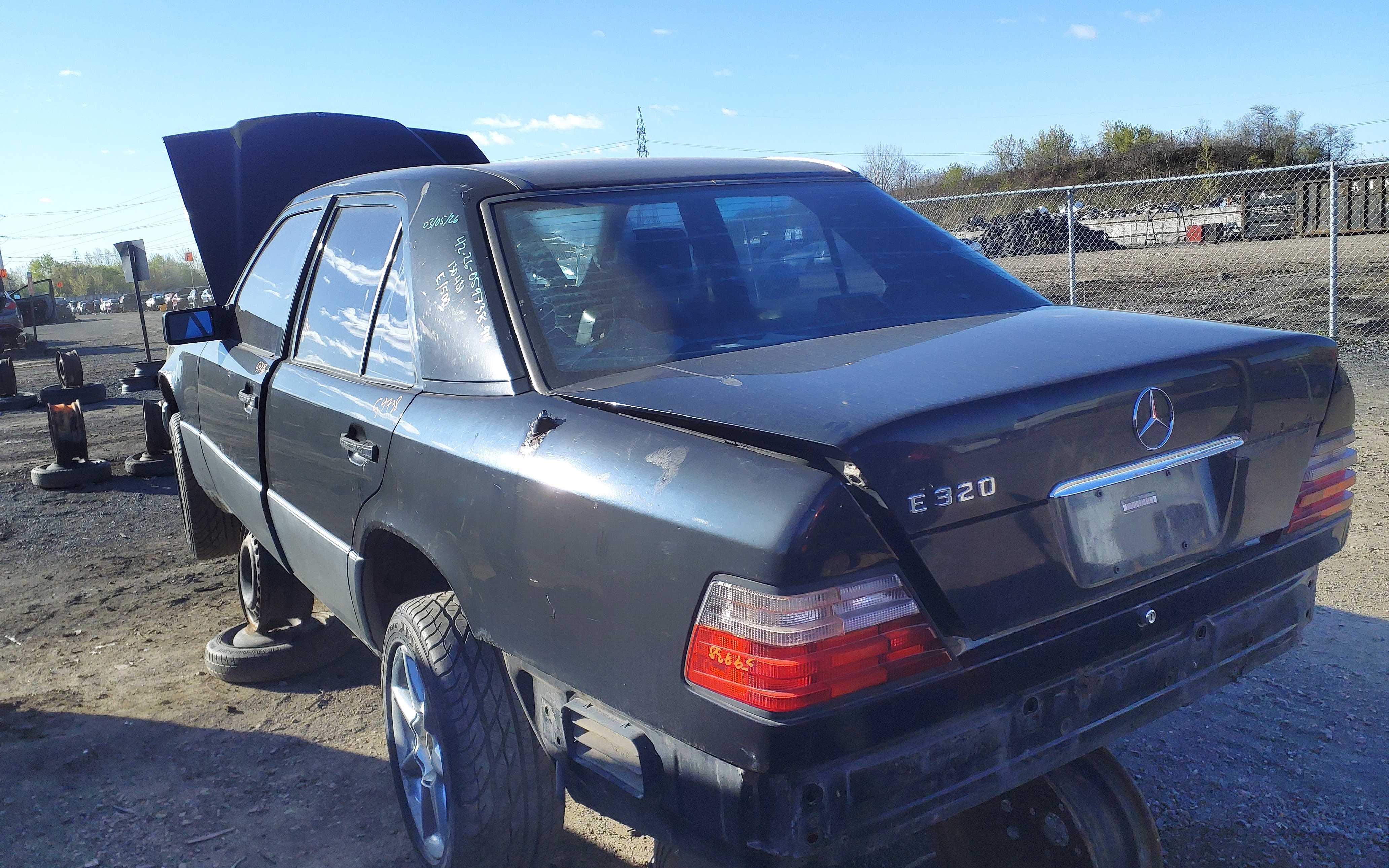 MERCEDES-BENZ 300 SERIES 1994
