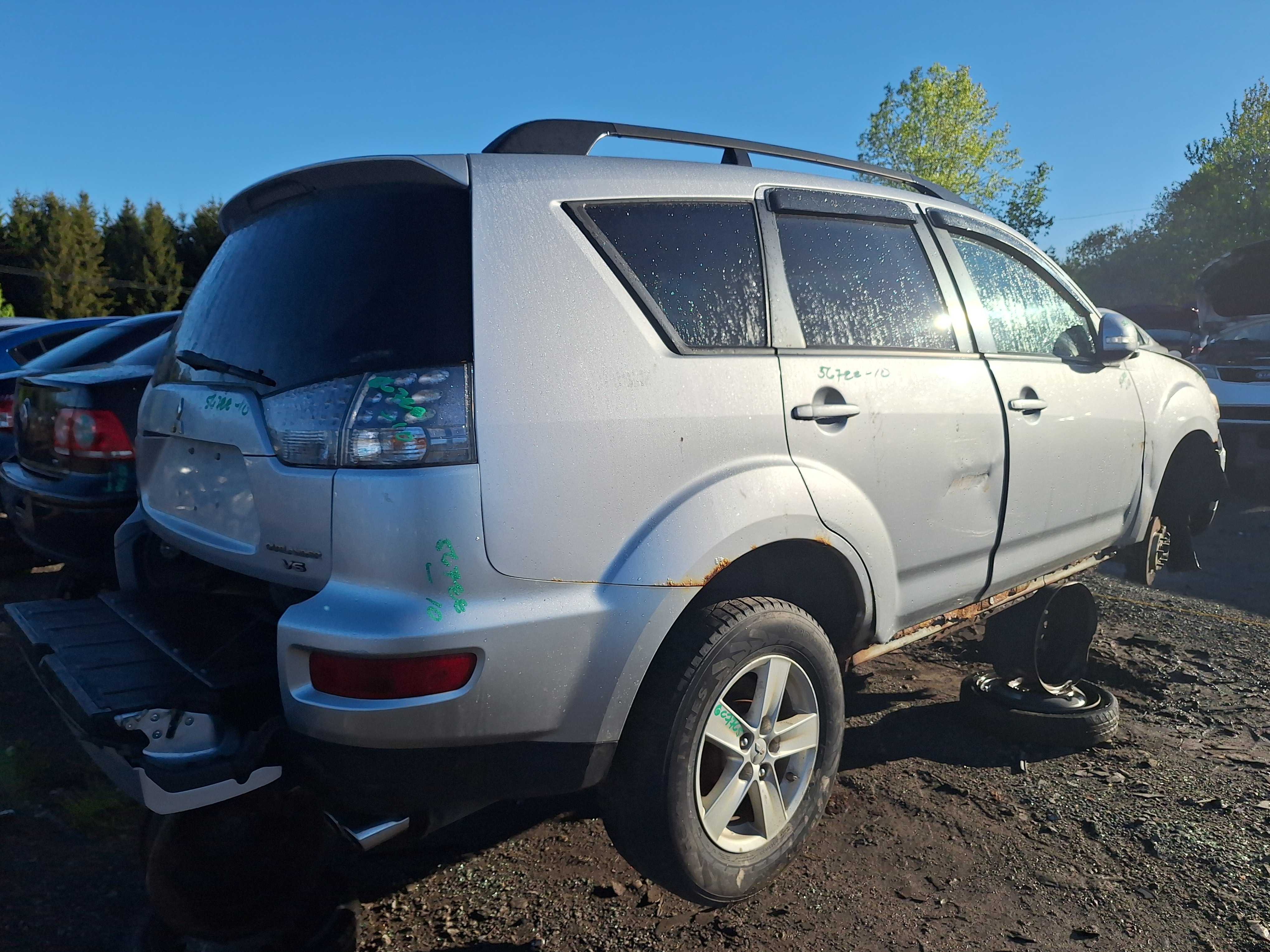 MITSUBISHI OUTLANDER 2010