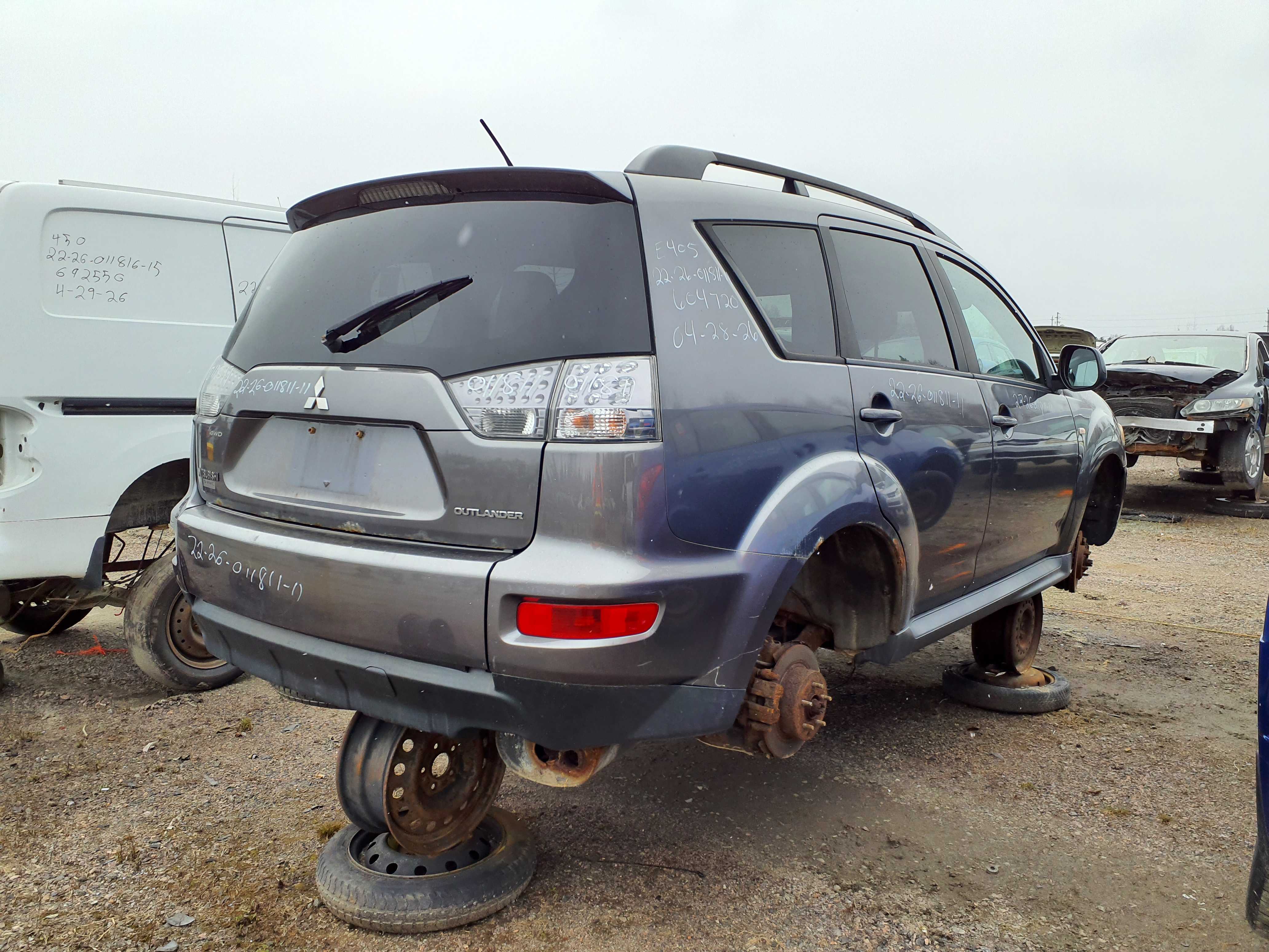 MITSUBISHI OUTLANDER 2011