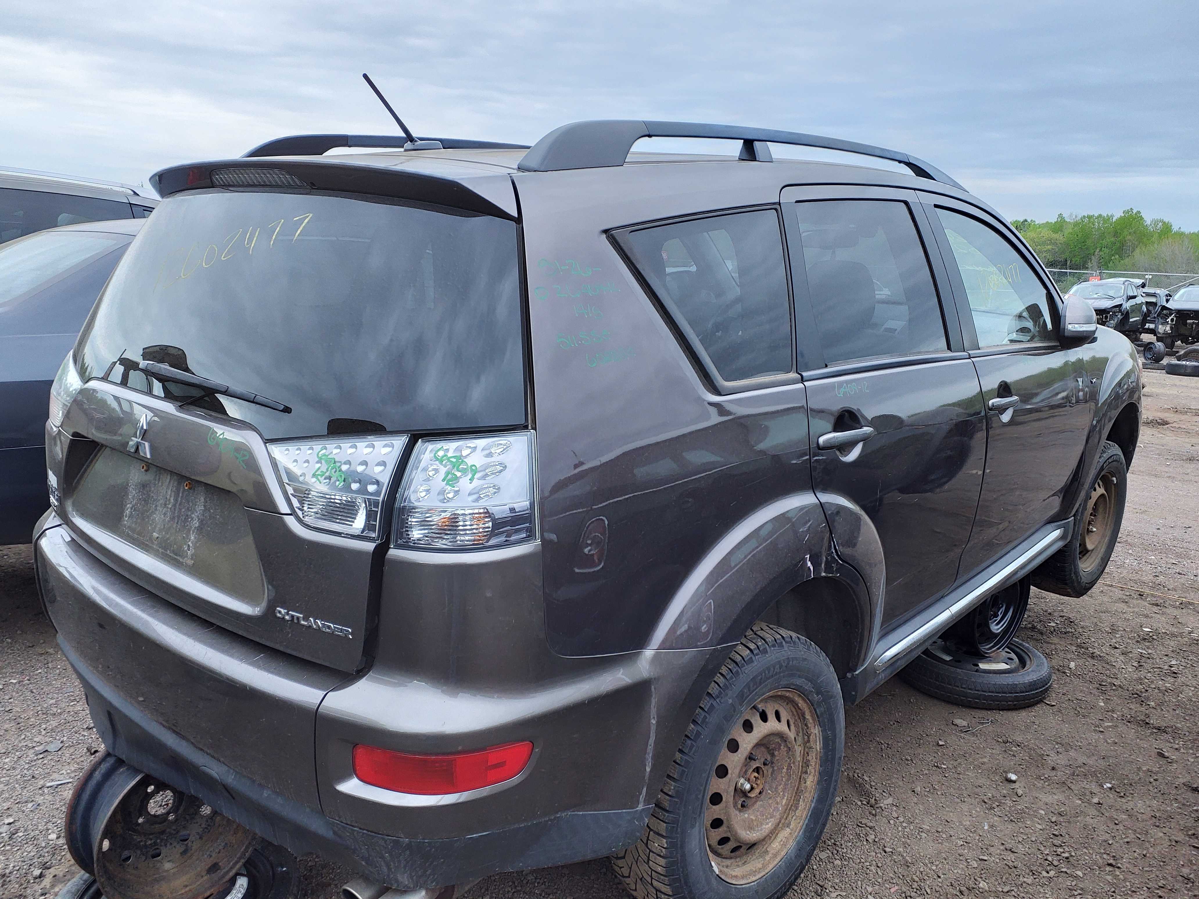 MITSUBISHI OUTLANDER 2012
