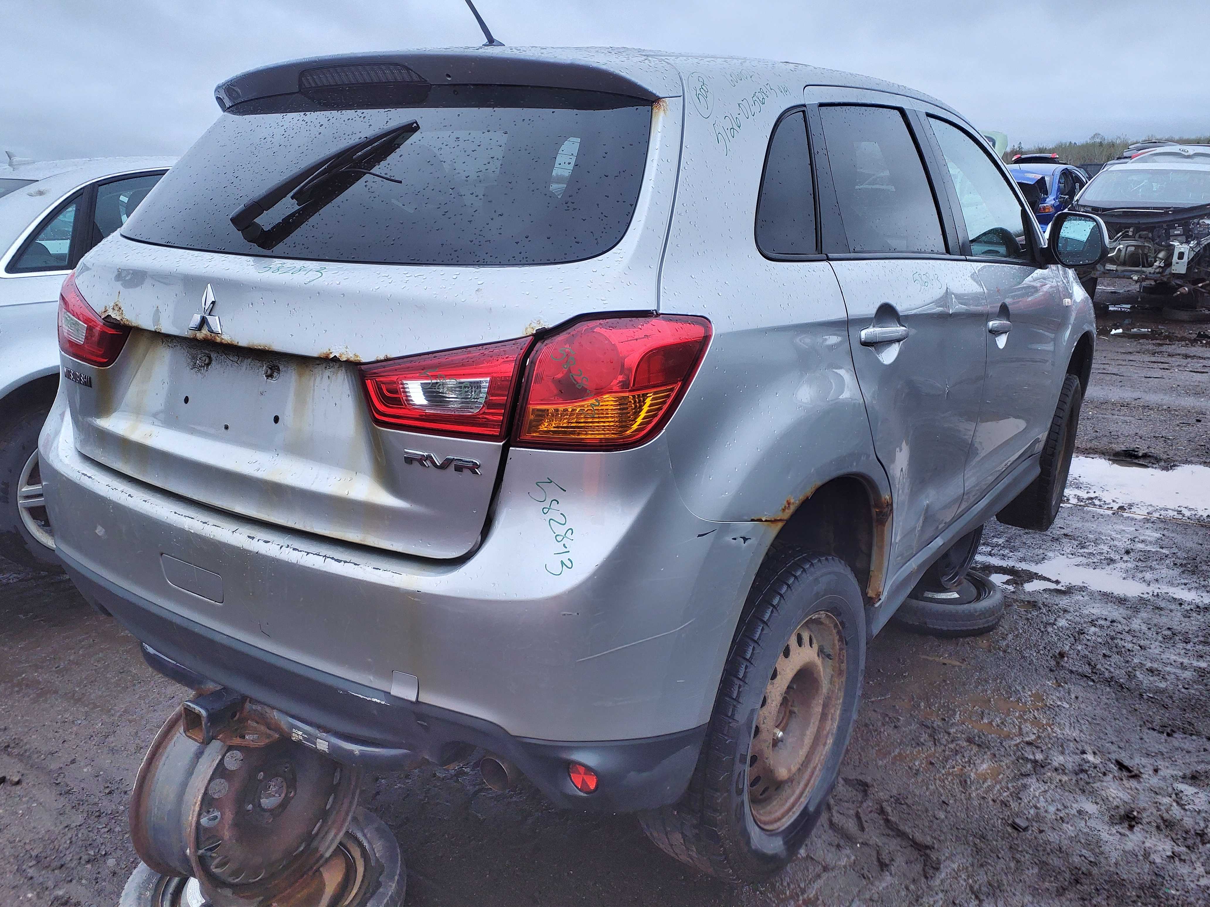 MITSUBISHI RVR 2013