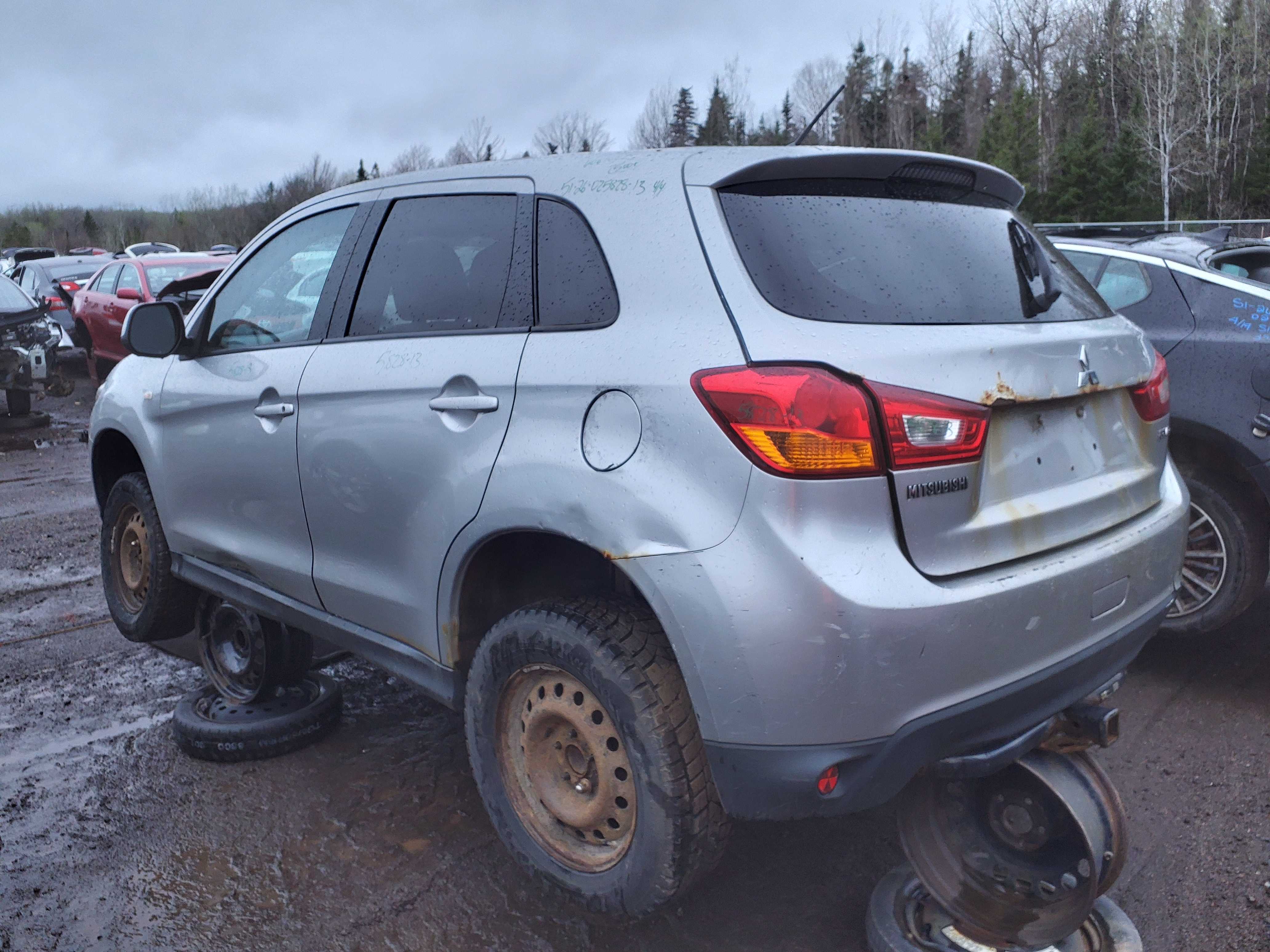 MITSUBISHI RVR 2013