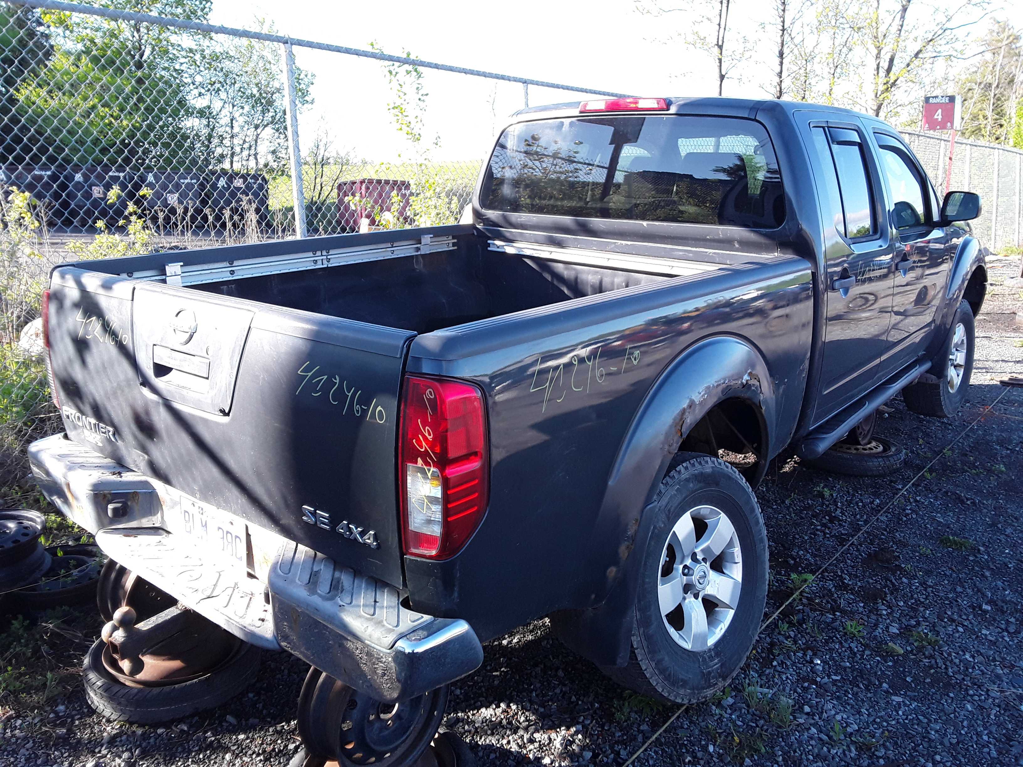 NISSAN FRONTIER 2010