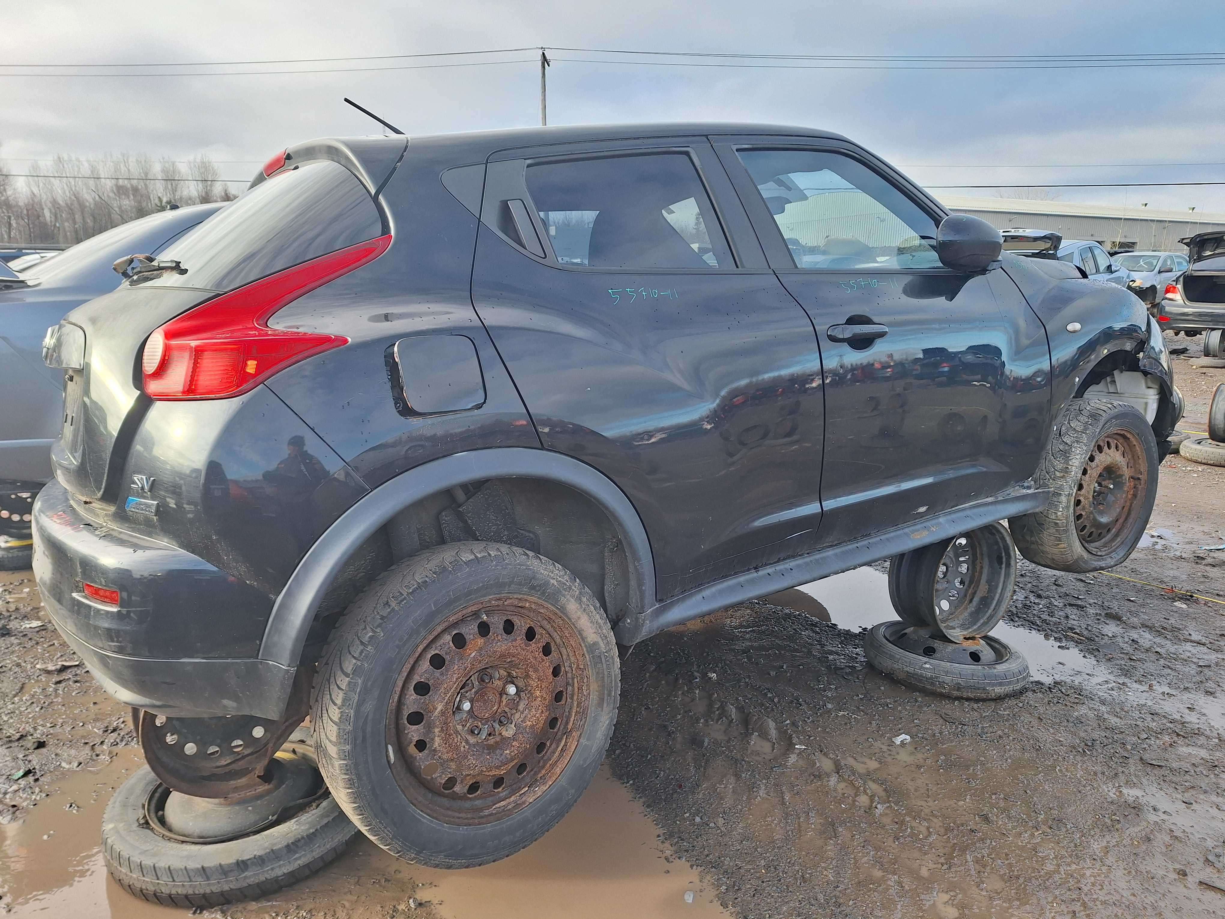 NISSAN JUKE 2011