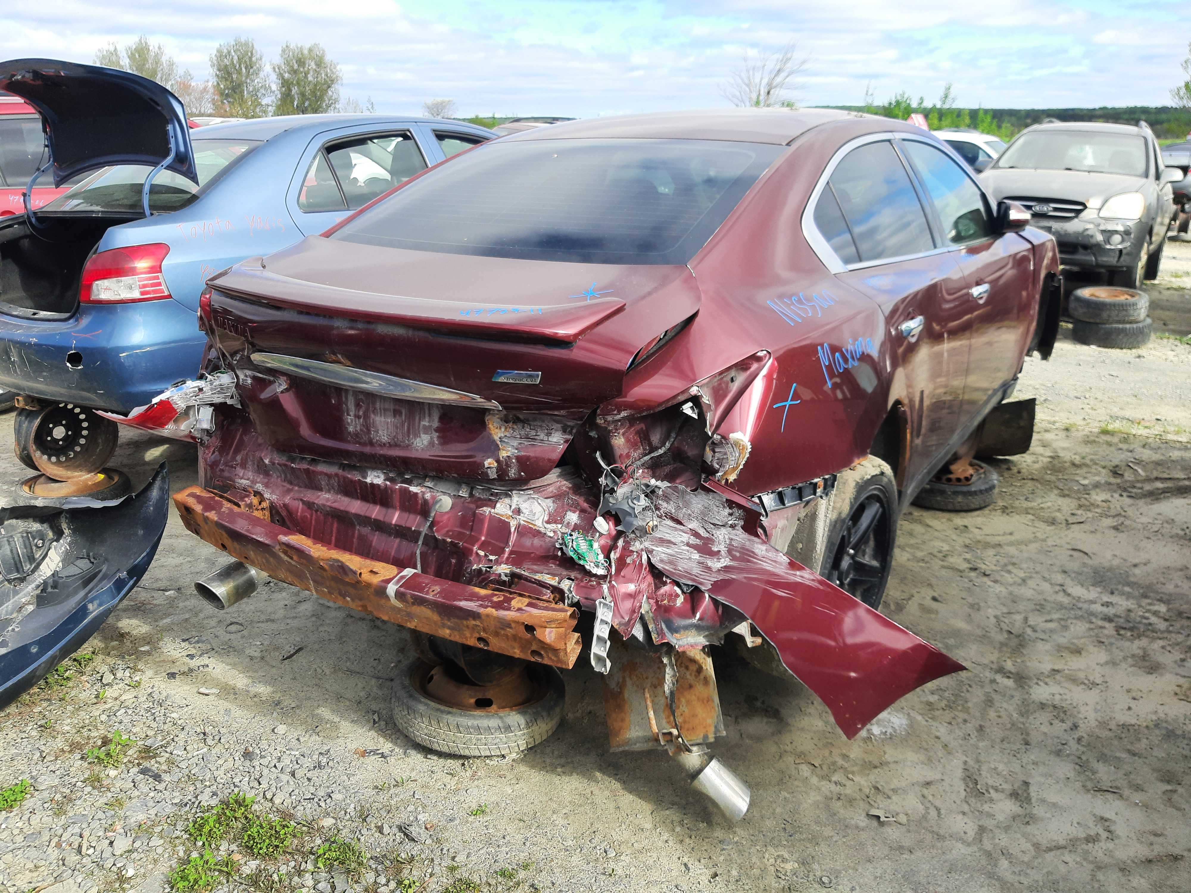NISSAN MAXIMA 2011