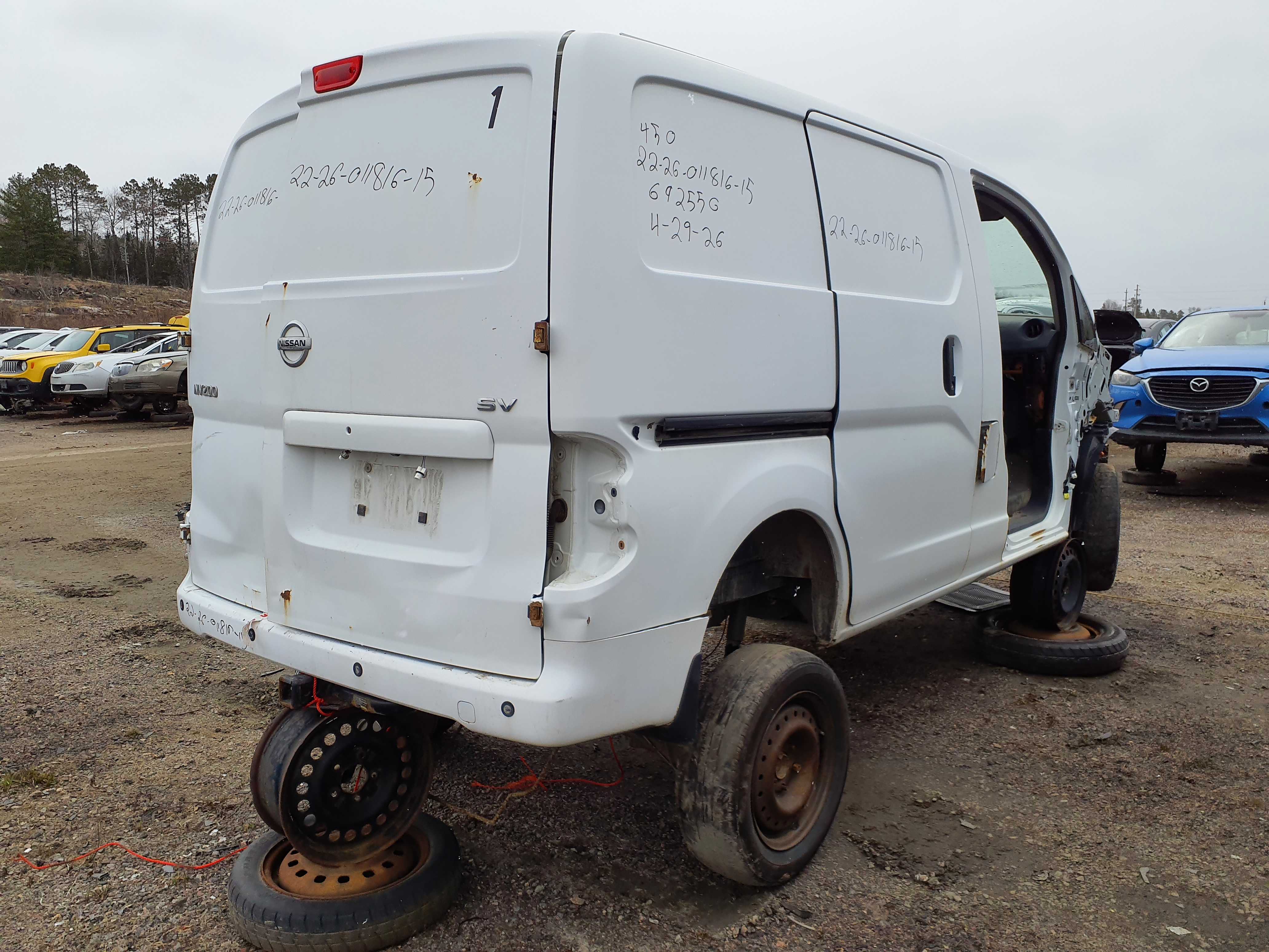NISSAN NV 2015