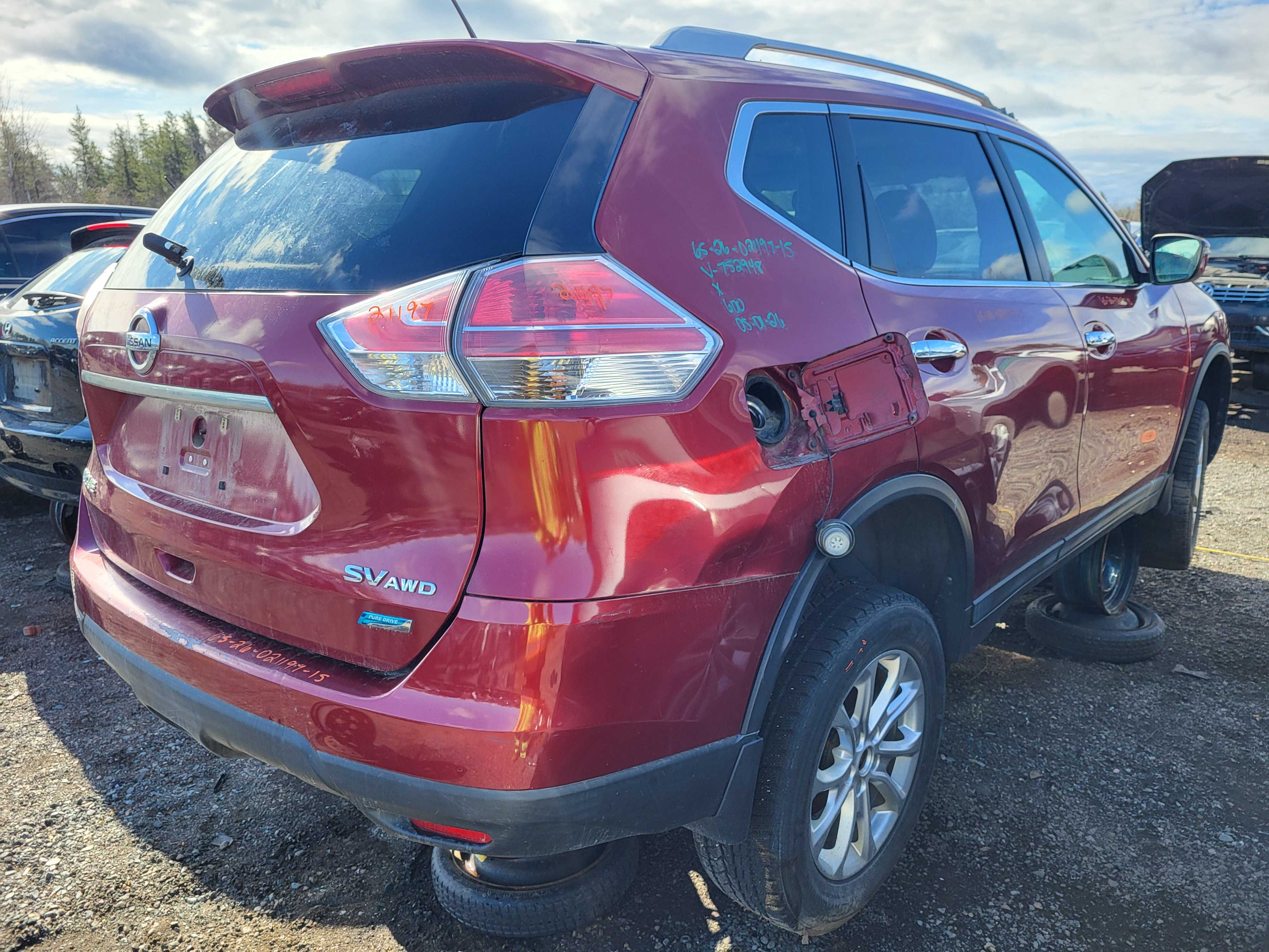 NISSAN ROGUE 2015