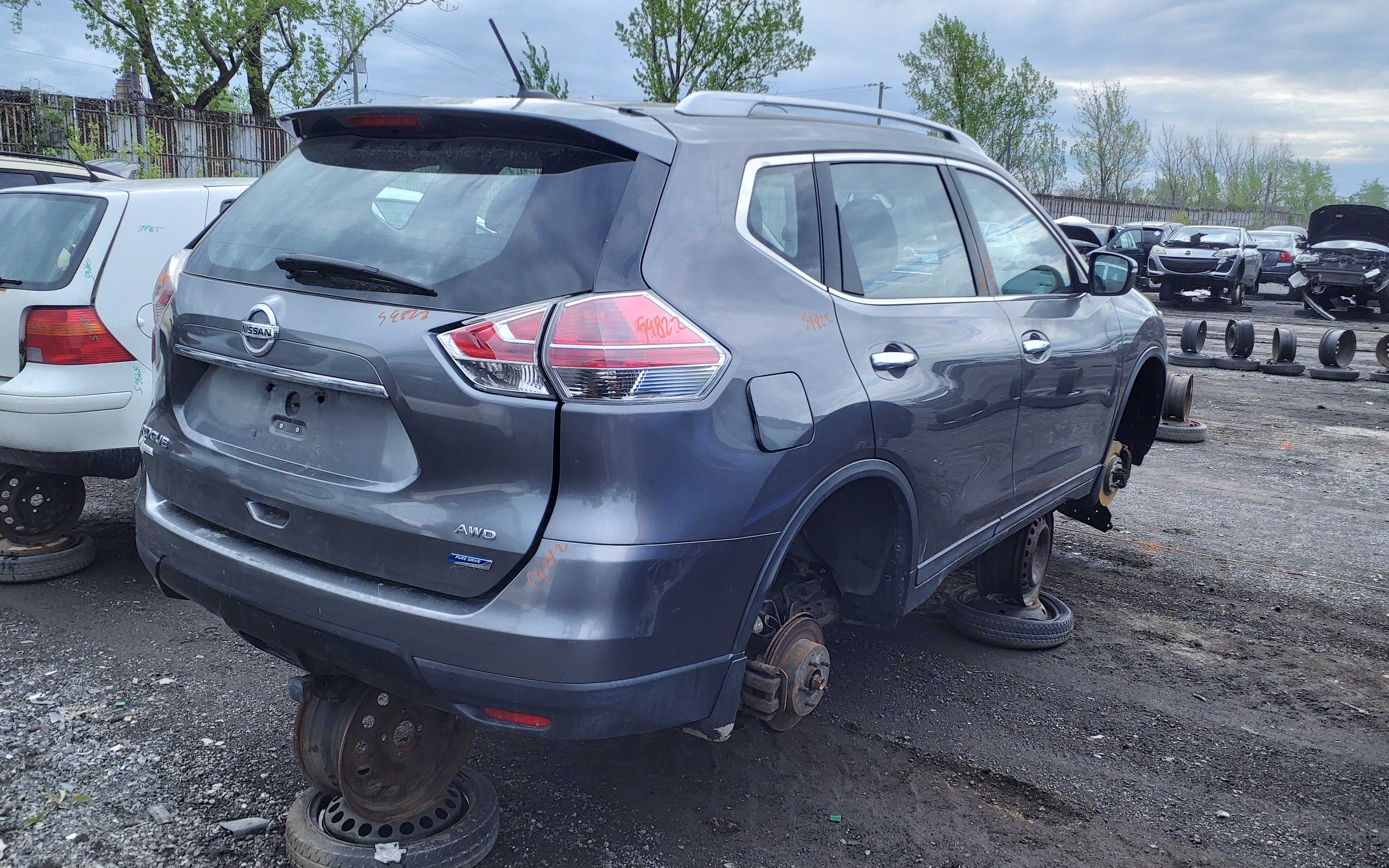 NISSAN ROGUE 2015
