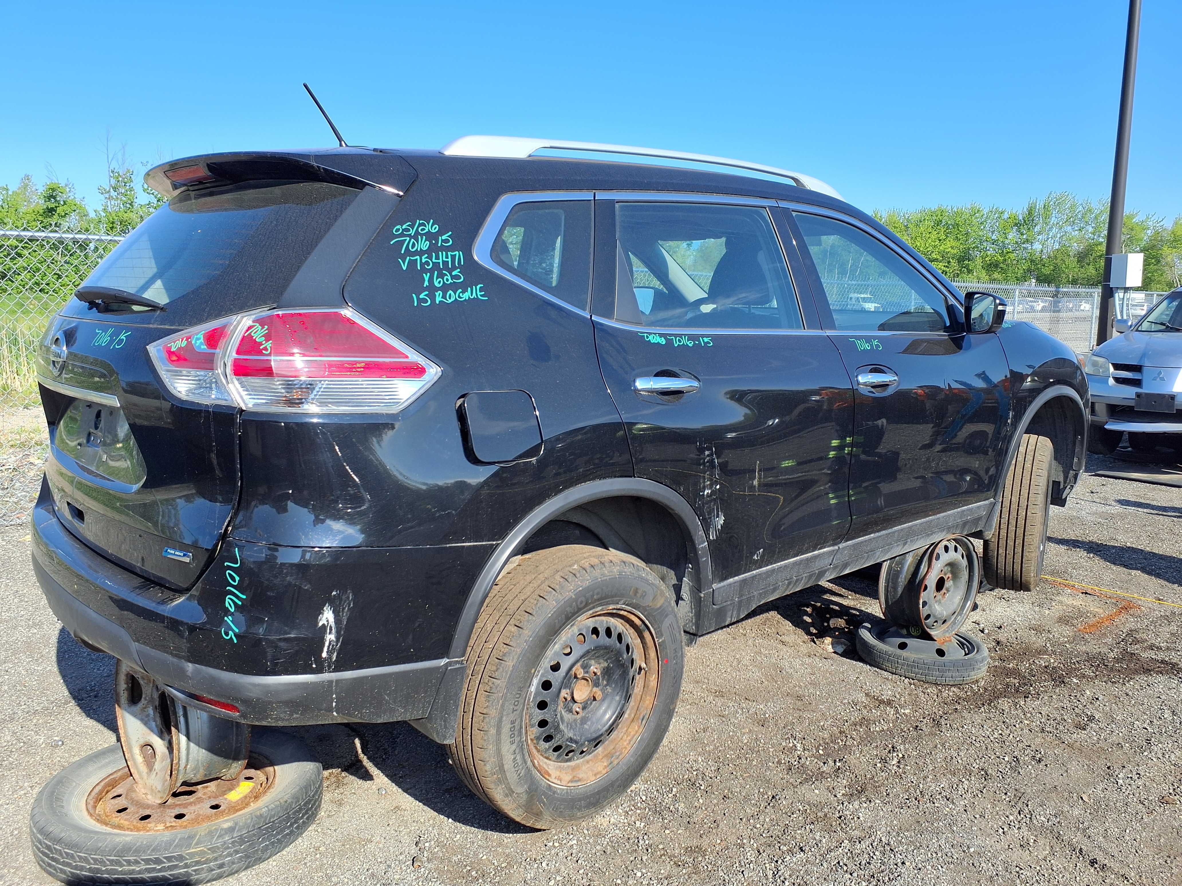 NISSAN ROGUE 2015