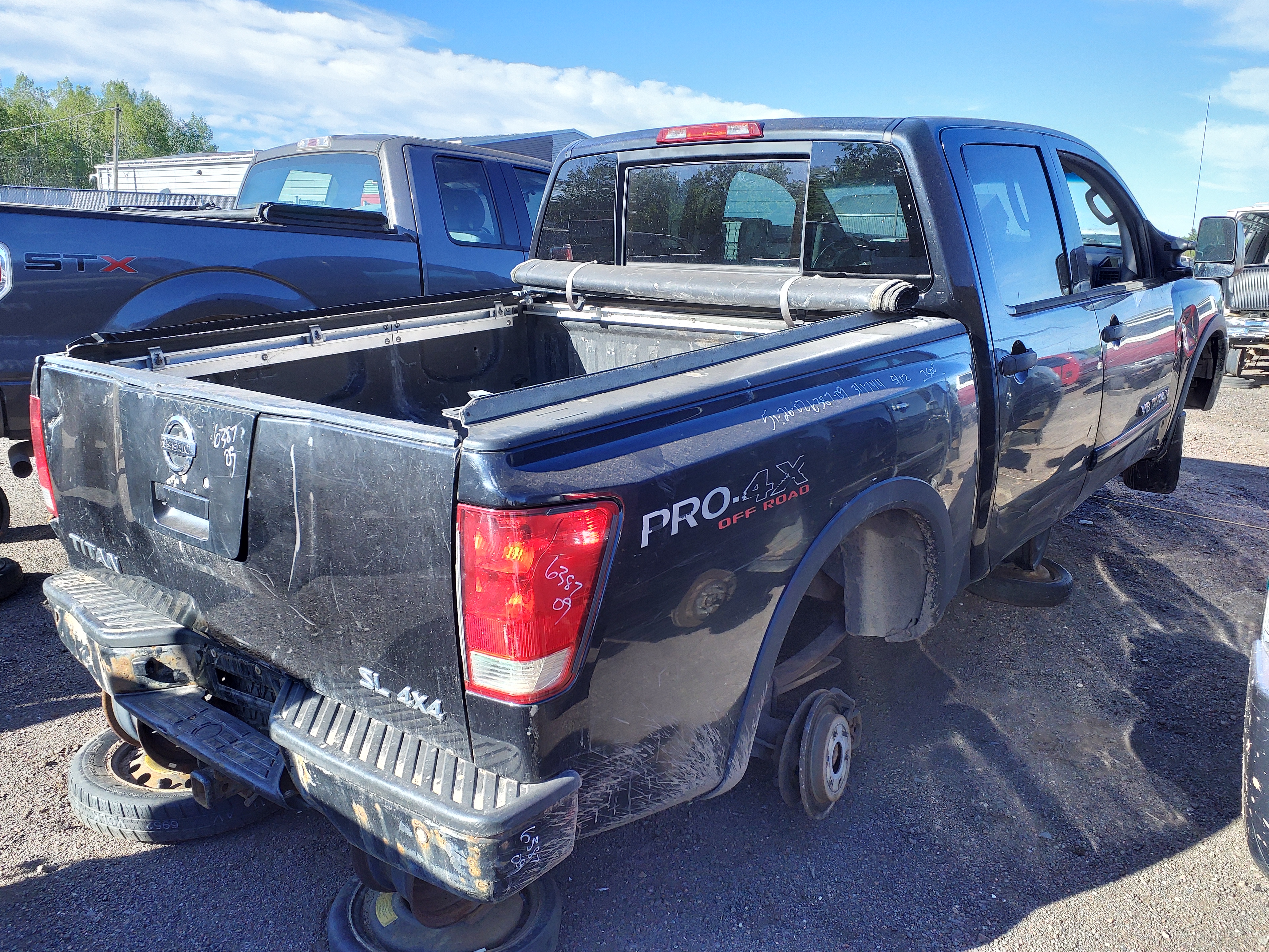 NISSAN TITAN 2009