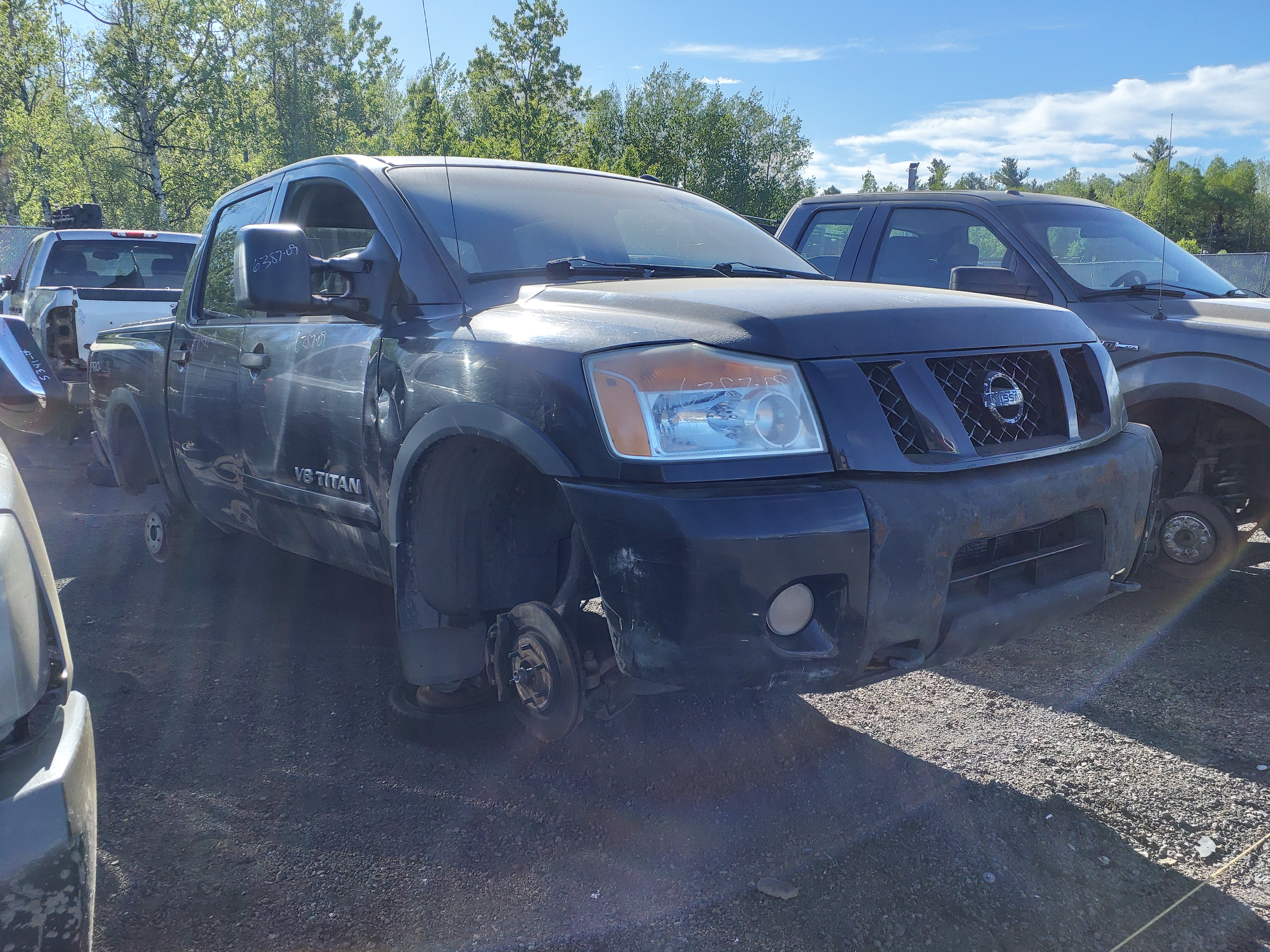 NISSAN TITAN 2009