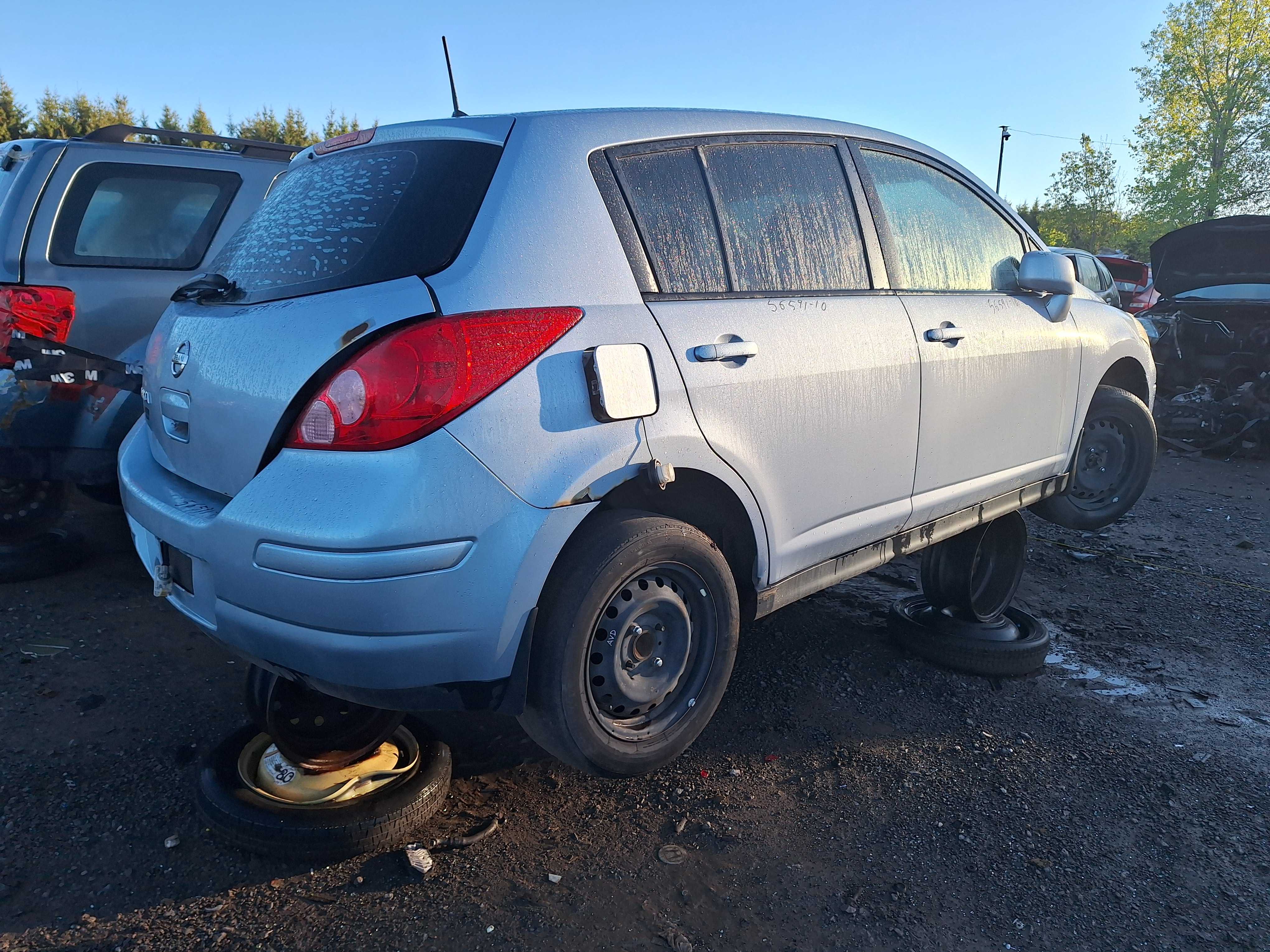 NISSAN VERSA 2010
