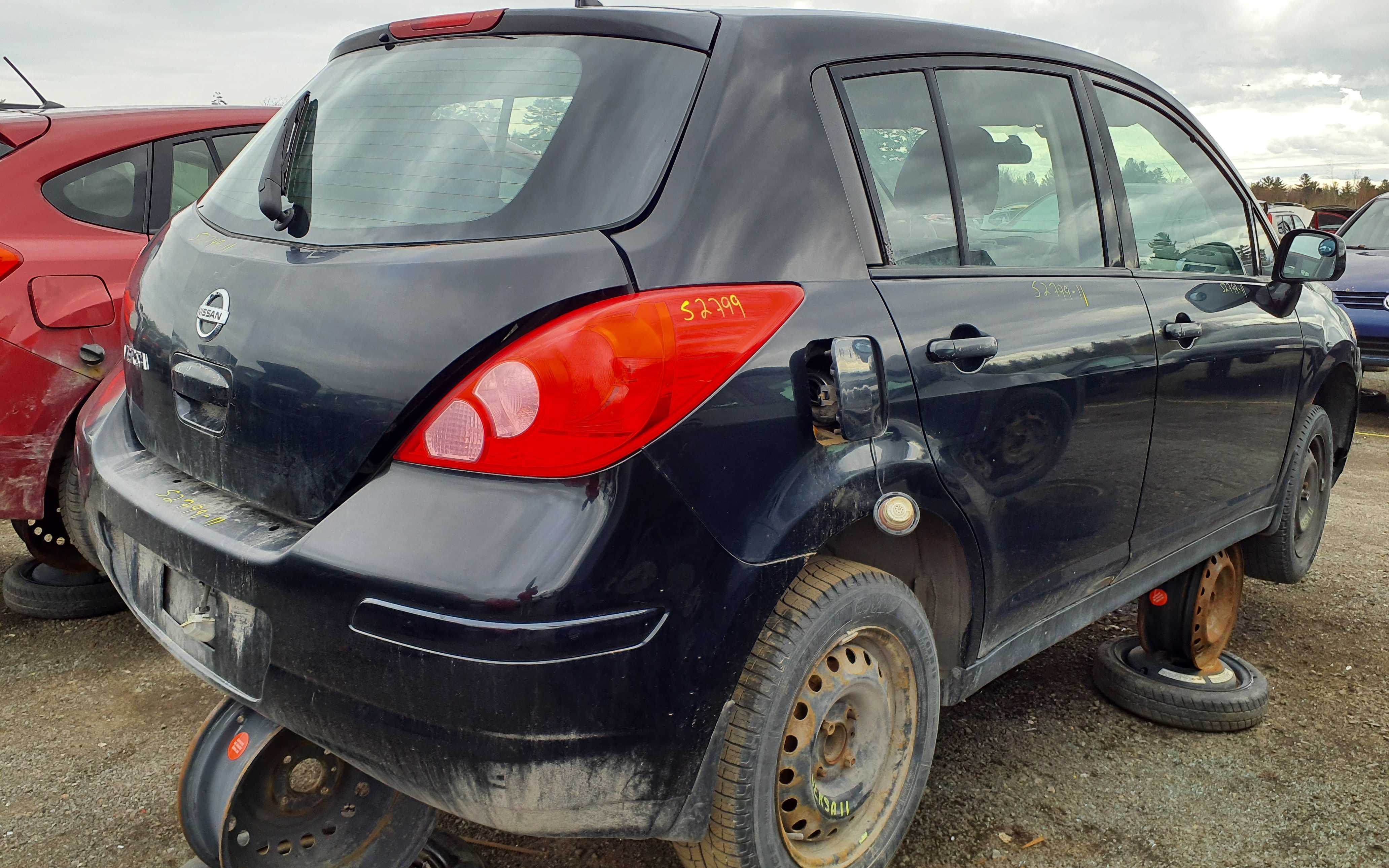 NISSAN VERSA 2011