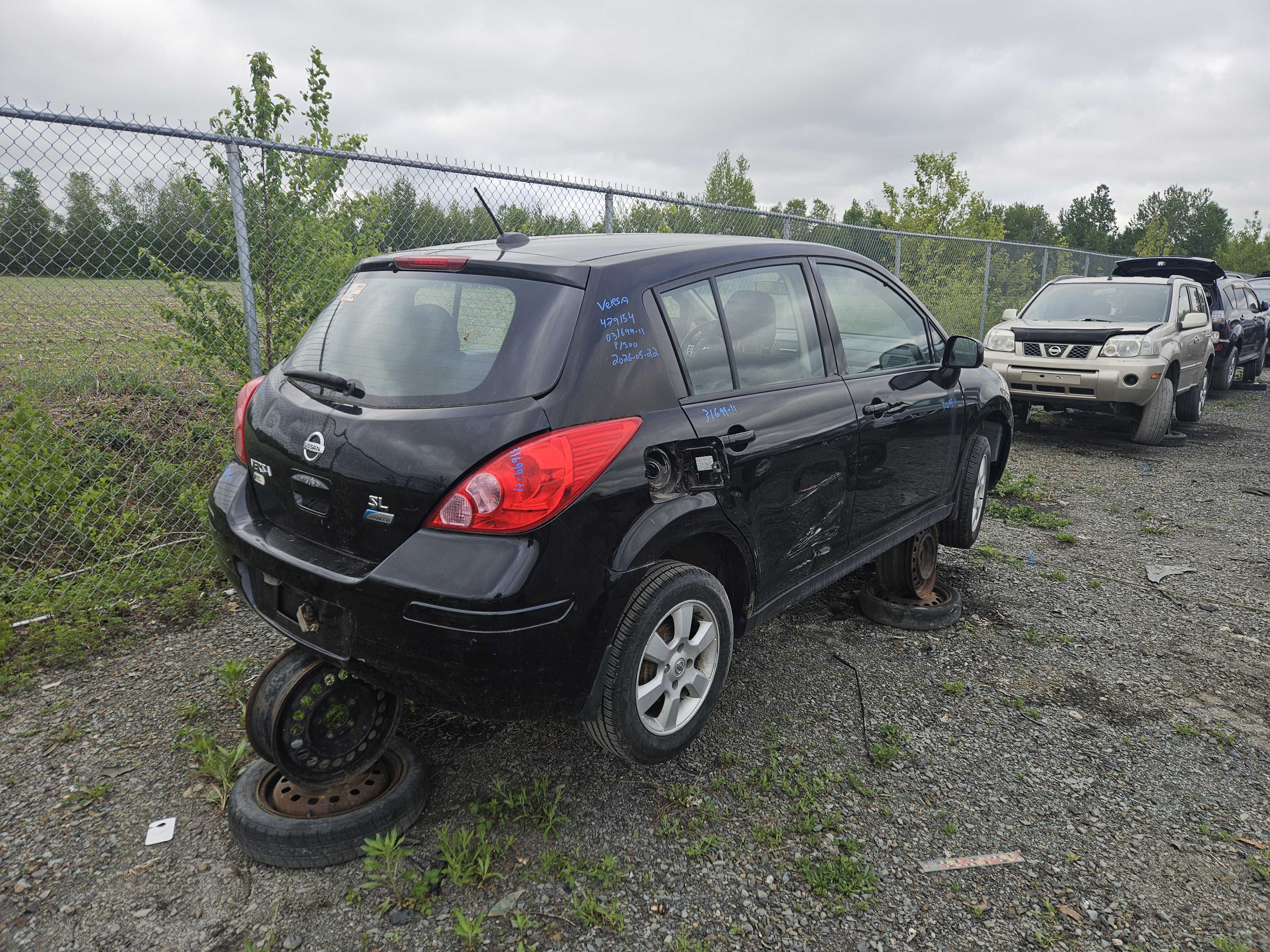 NISSAN VERSA 2011