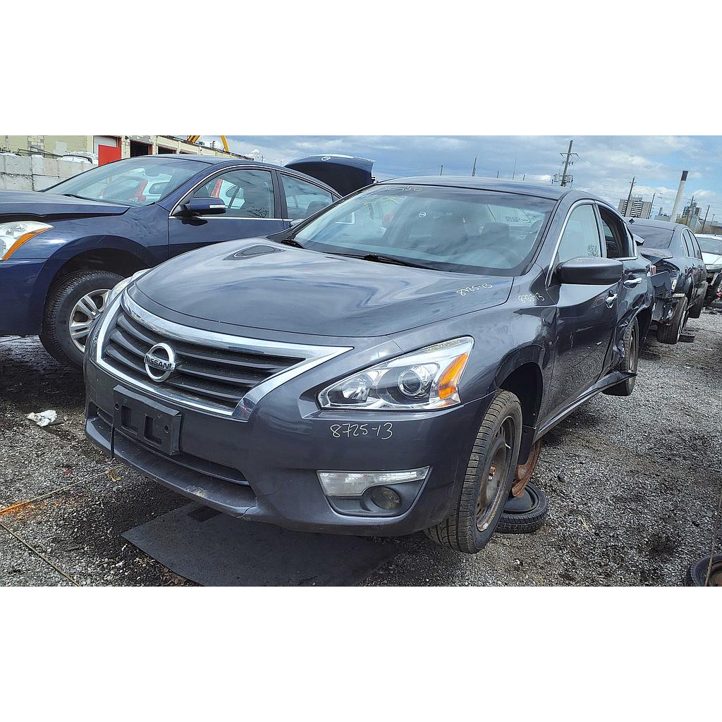 NISSAN VERSA 2012