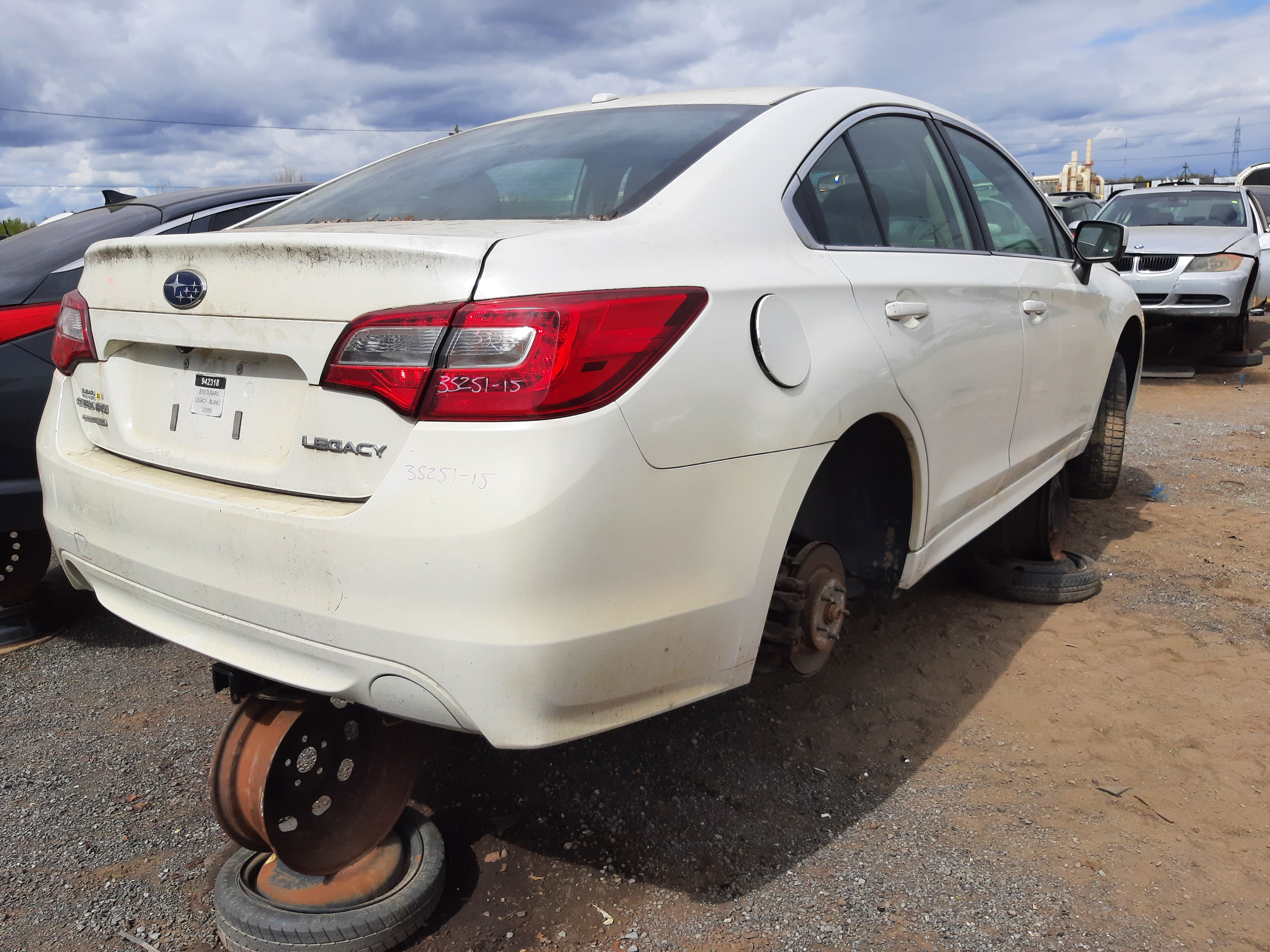 SUBARU LEGACY 2015