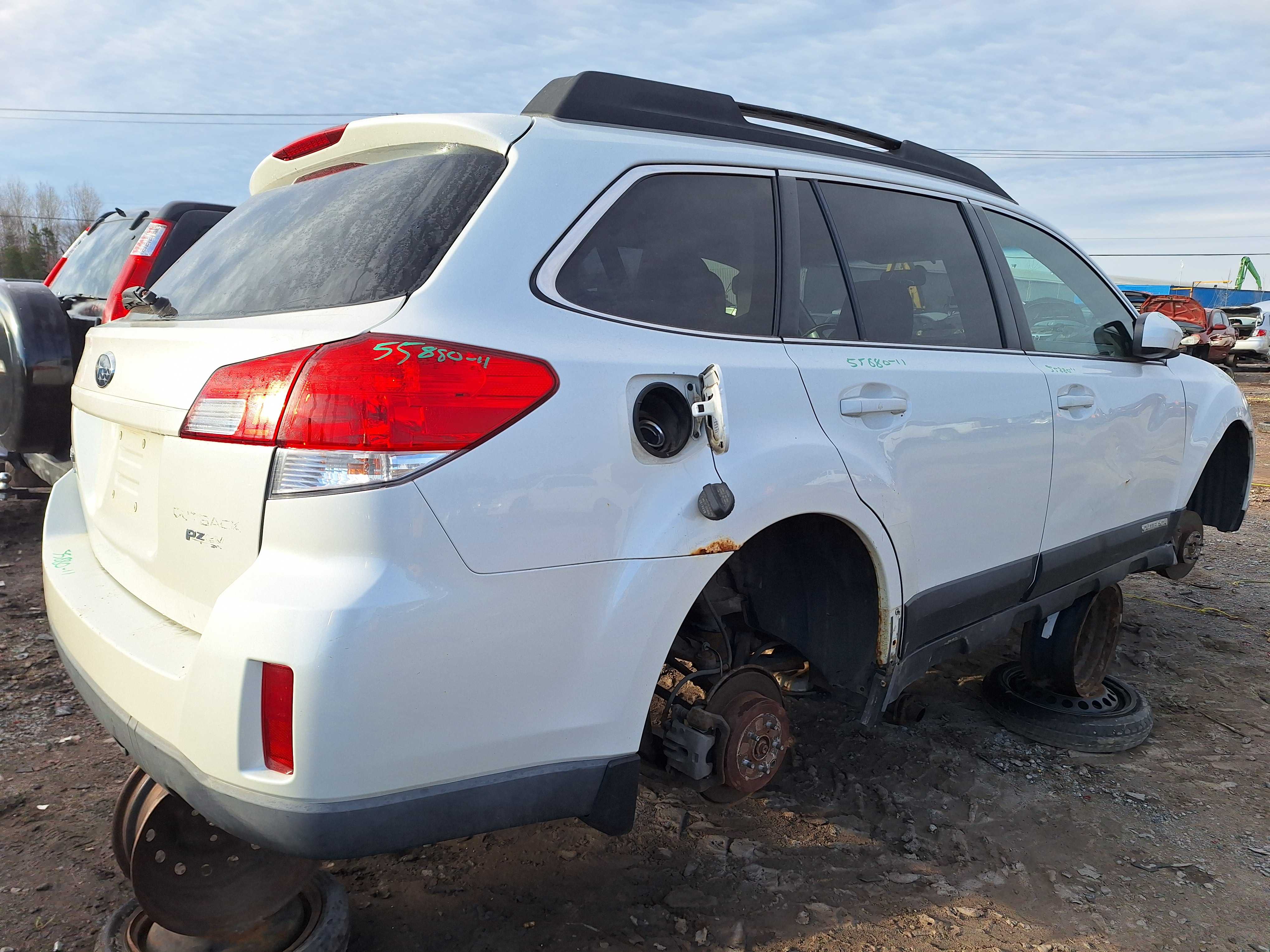 SUBARU OUTBACK 2011