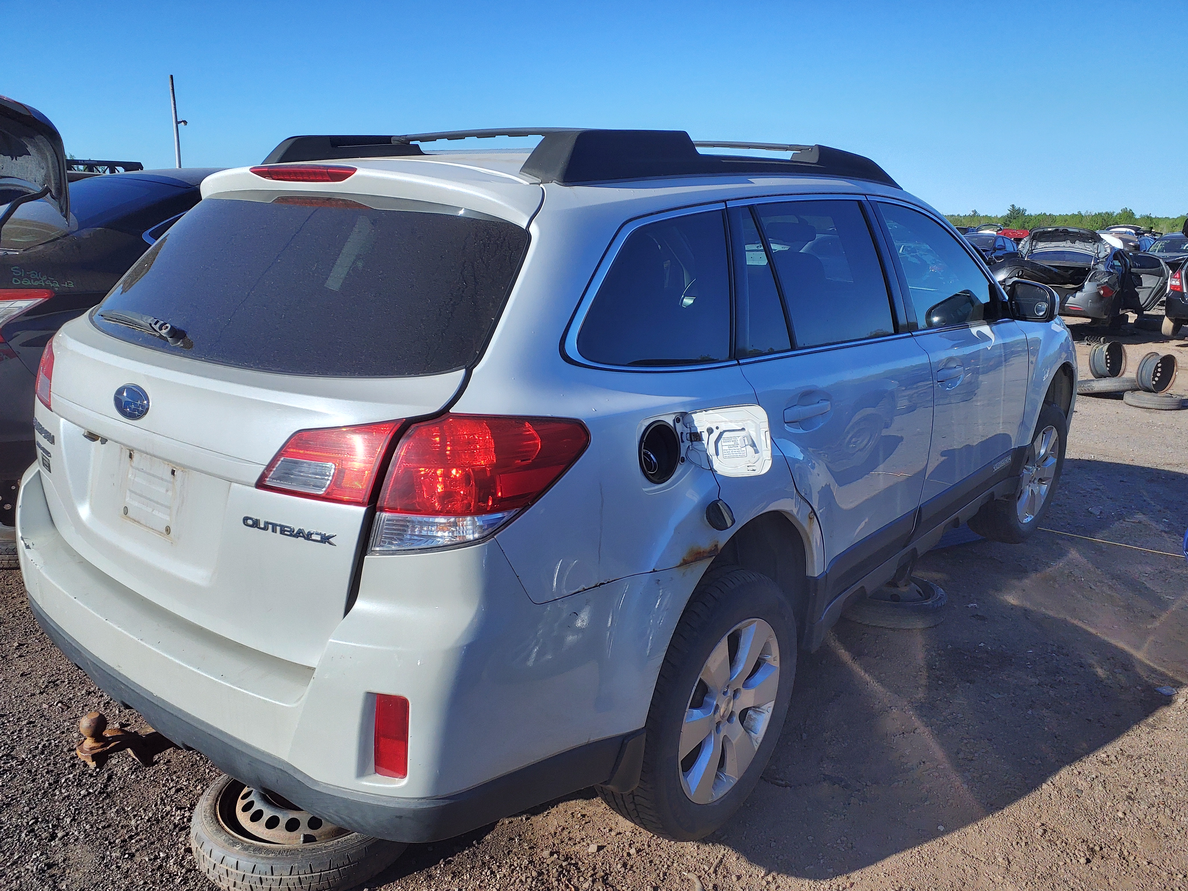 SUBARU OUTBACK 2011