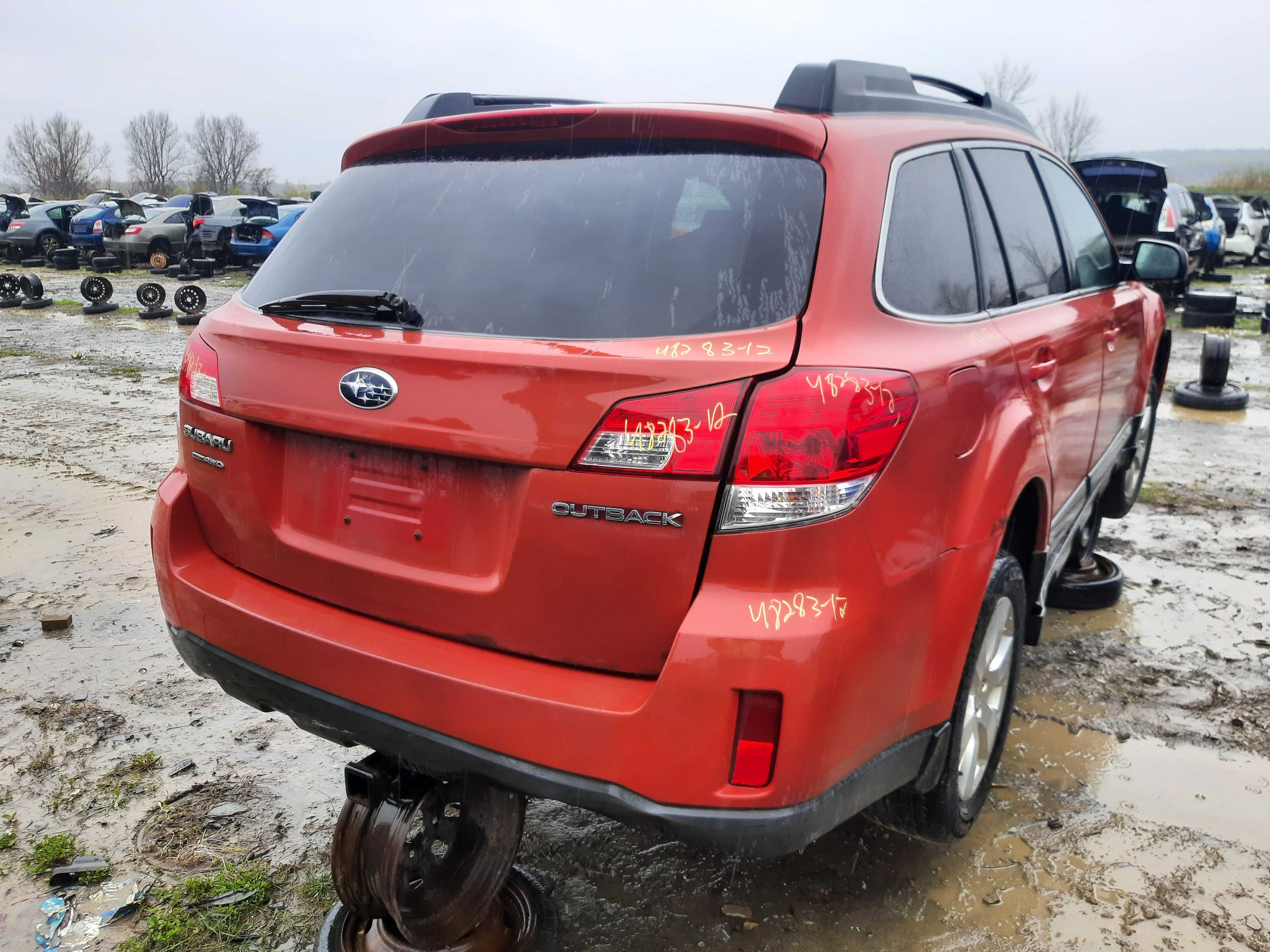SUBARU OUTBACK 2012