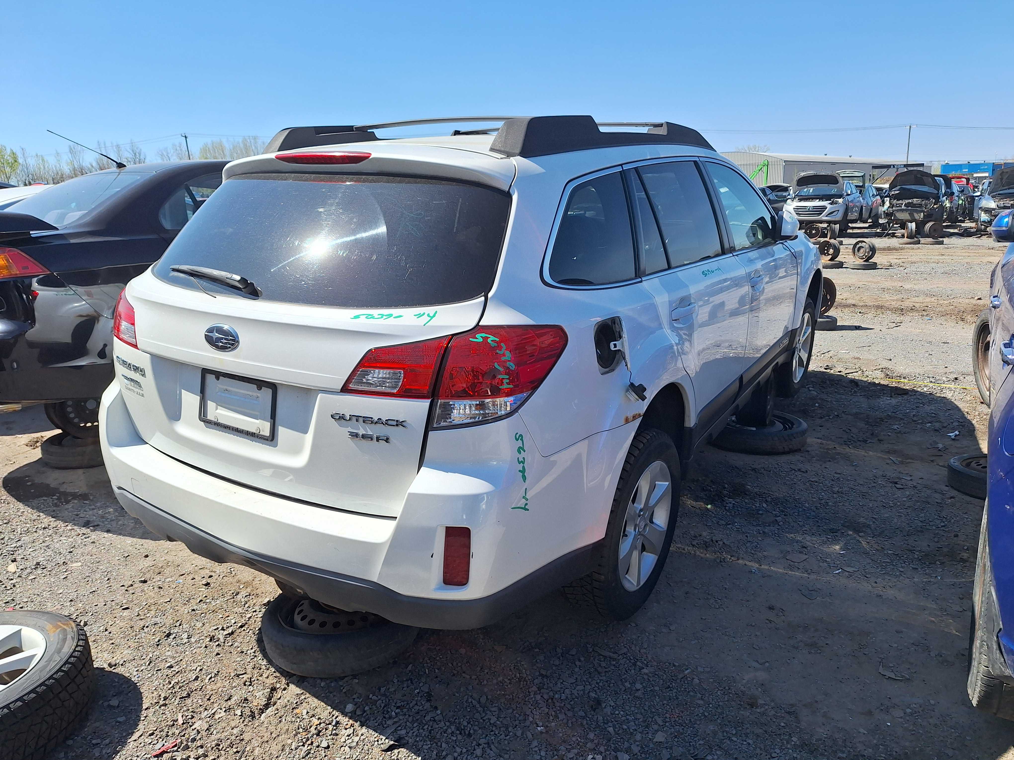 SUBARU OUTBACK 2014