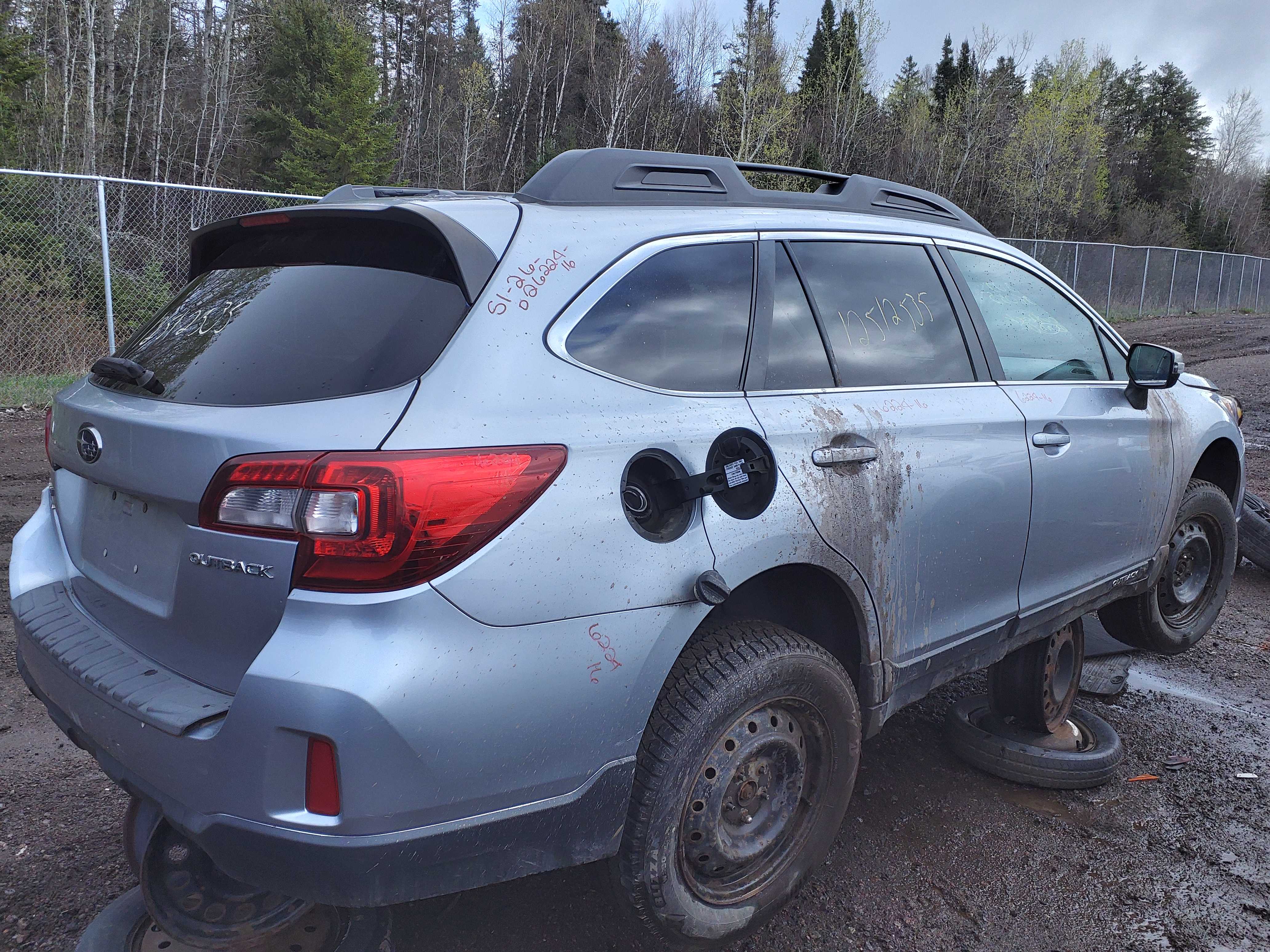 SUBARU OUTBACK 2016