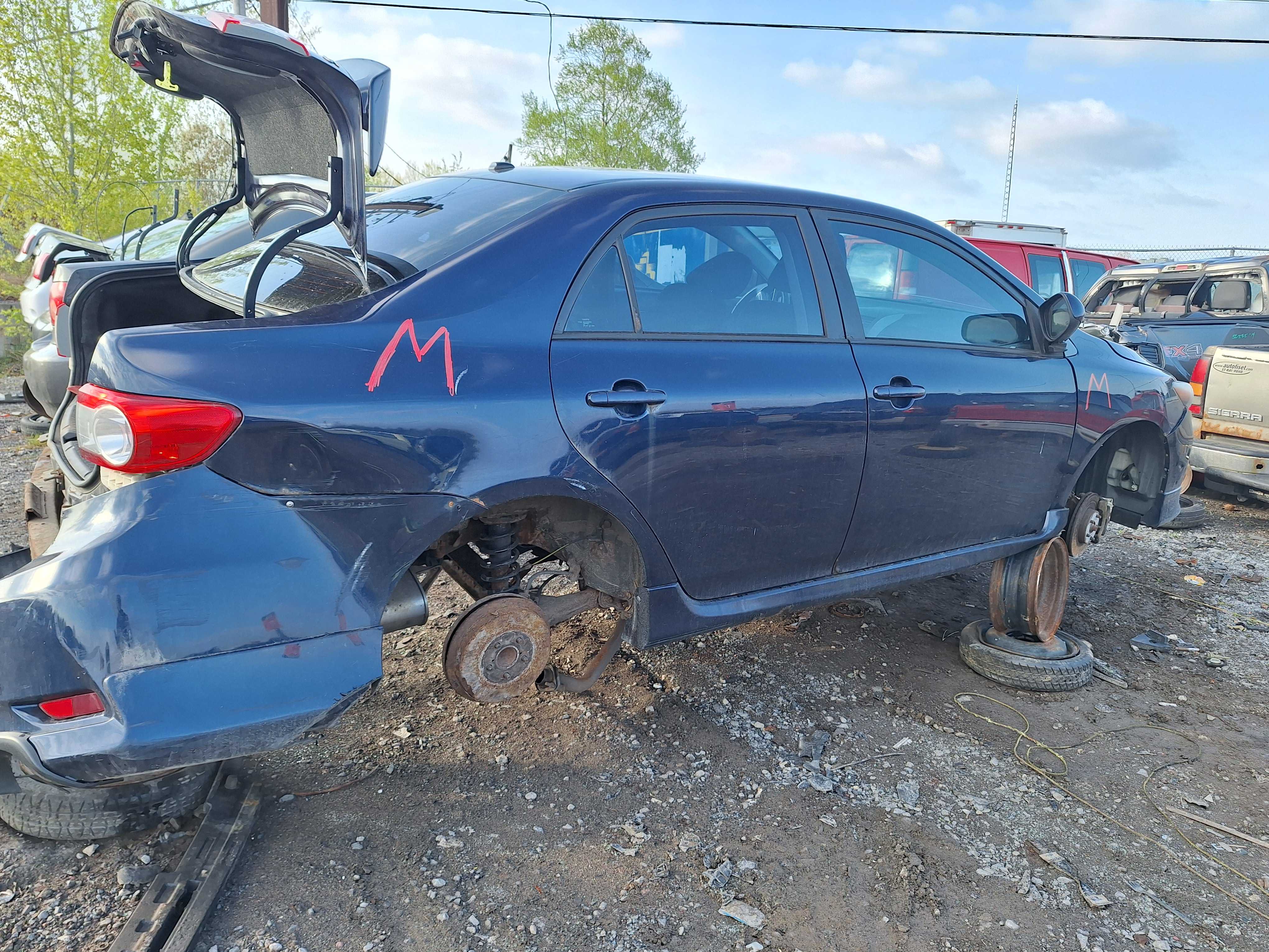 TOYOTA COROLLA 2011